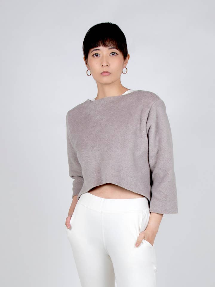 Fuzzy Ibis Top 2-in-1 in Taupe für den Großhandel von Paridaez