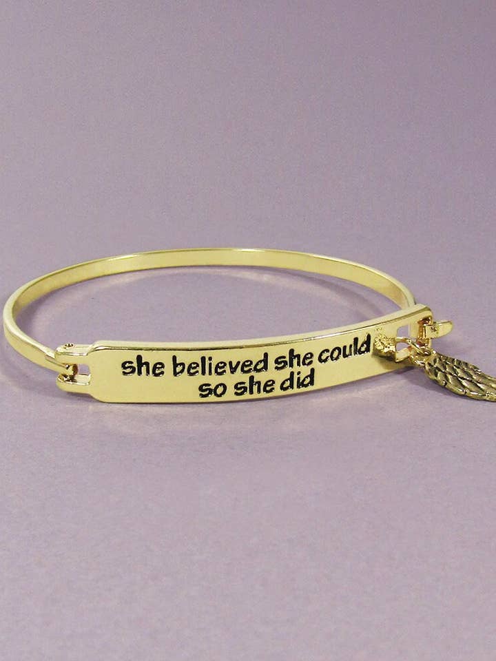 Ela acreditava que podia então ela fez brace punho estampado com pena por atacado de TheTizana