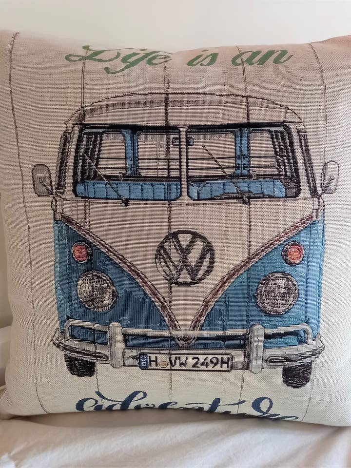 Coussin Van Volkswagen « style seventies » bleu pour la vente par Modele nature