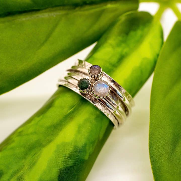 Baizaar - Wholesale Multi-Stone Ring - Sterling Silver Triple Stone Spinner Ring