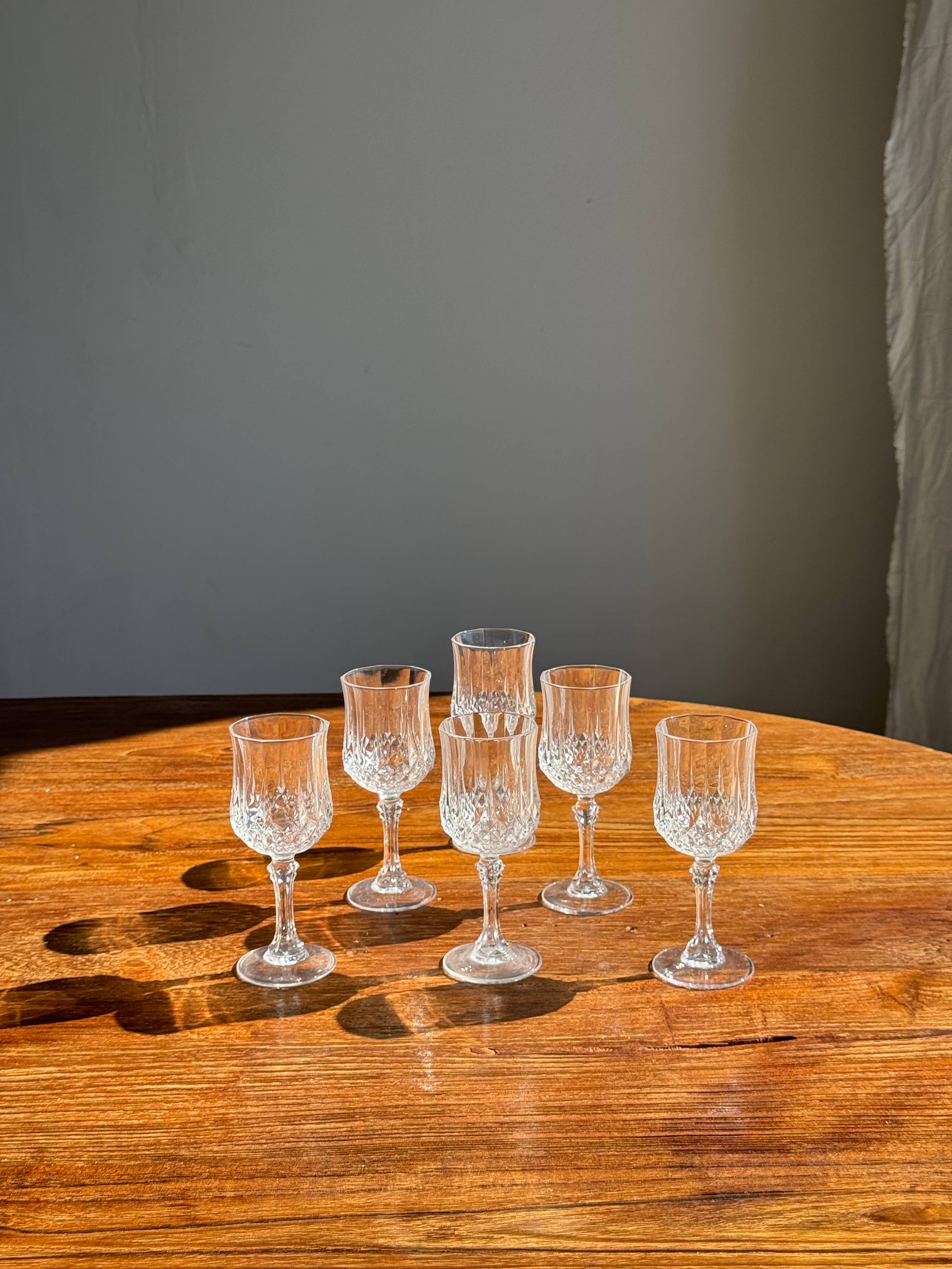 Office Objets - Wholesale Wine Glass - Set of 6 small diamond-cut crystal glasses H14.512