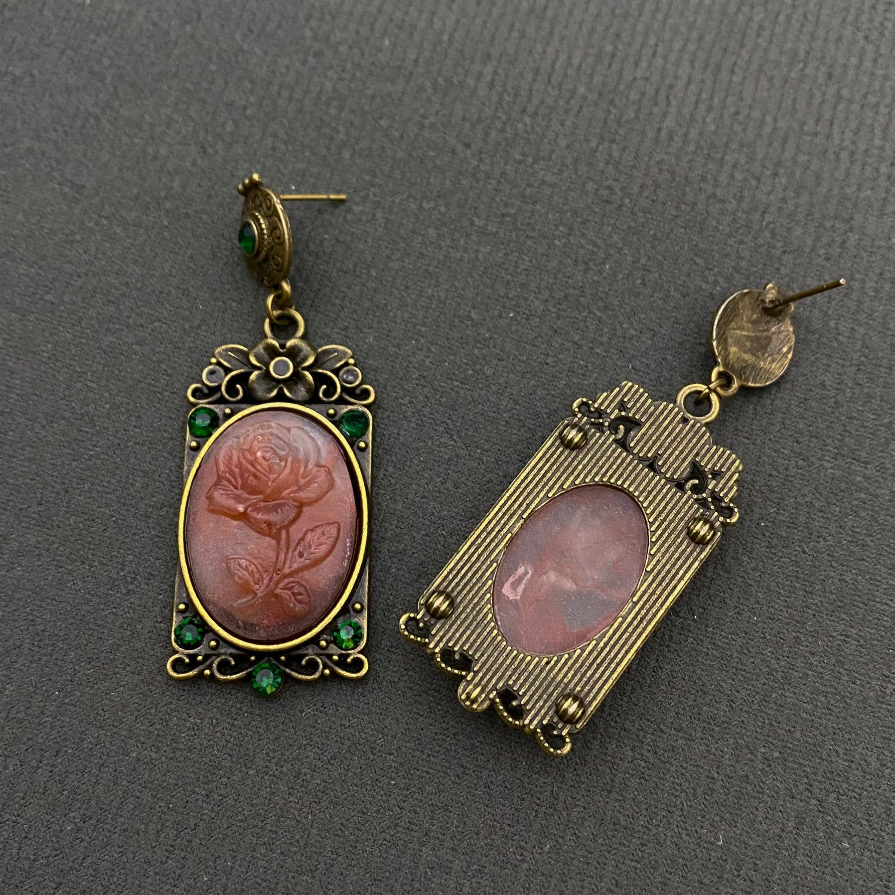 Mio Queena - Wholesale Dangle Earrings - Vintage Court Style Rose Danlge Earrings1