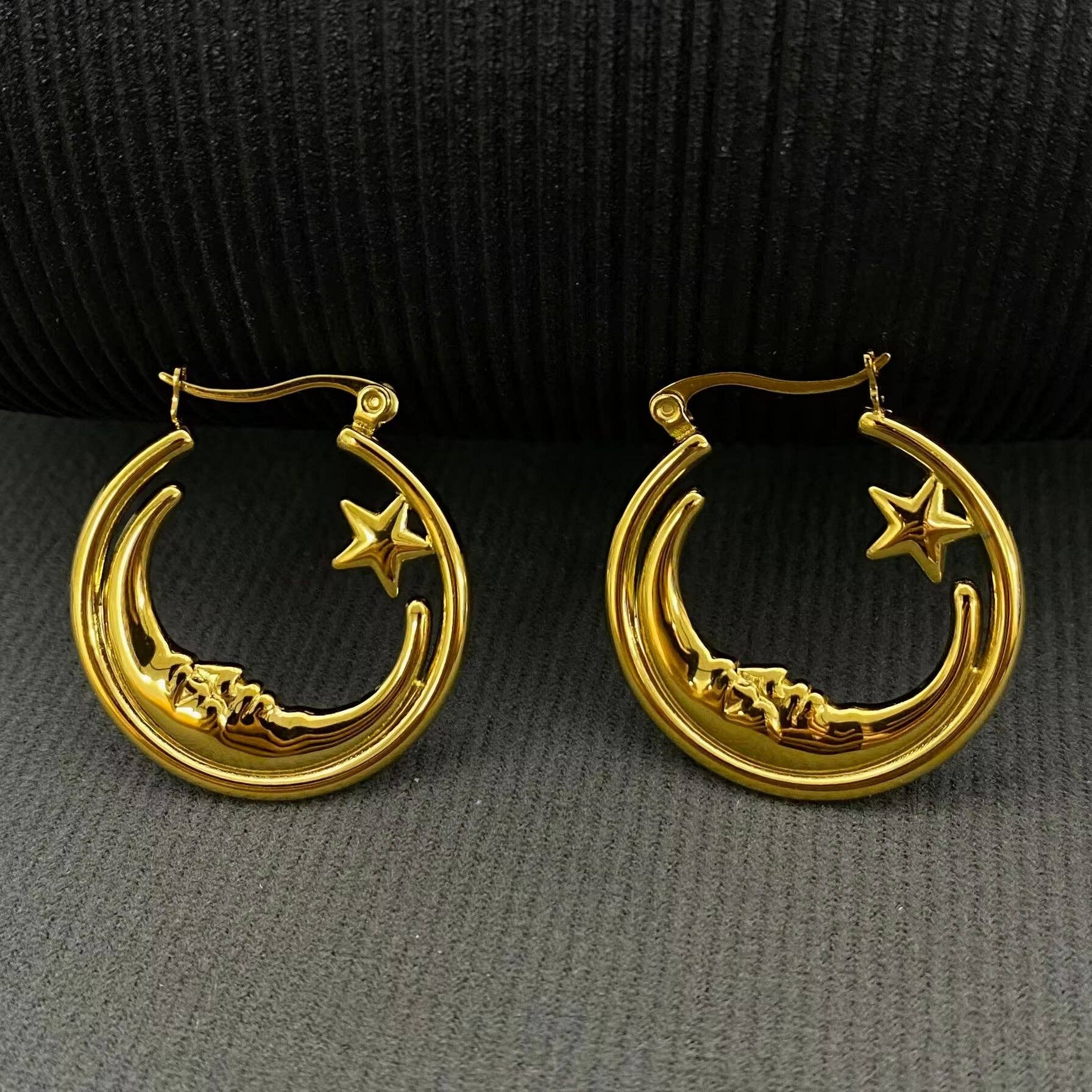 Mio Queena - Wholesale Hoop Earrings - Moon Star 18K Gold Plated S.Steel Hoop Earrings - FGS/MS0