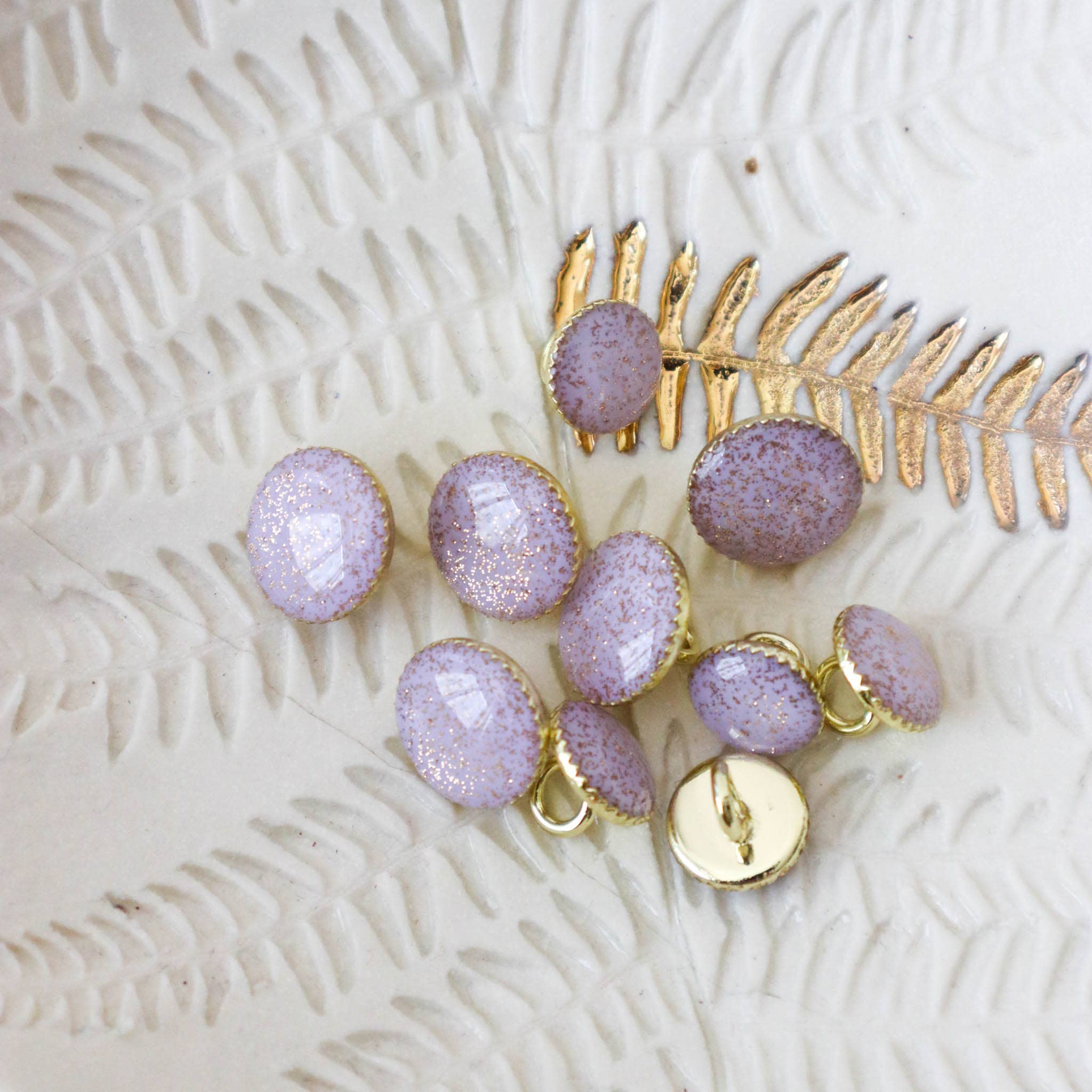 Lise Tailor - Vendita all'ingrosso Bottone a pressione/da cucire - Bottoni a forma di stivaletto con paillettes dorate17