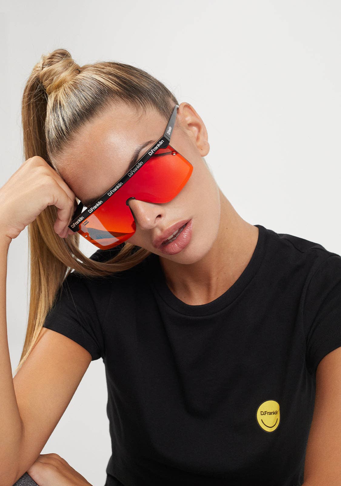 D.Franklin - Venta al por mayor Gafas de sol - Unisex - Orion Full Logo Black / Red6