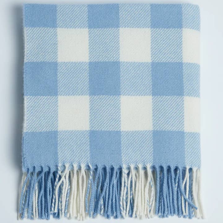 Couverture pour bébé en agneau bleu Foxford pour la vente par FOXFORD