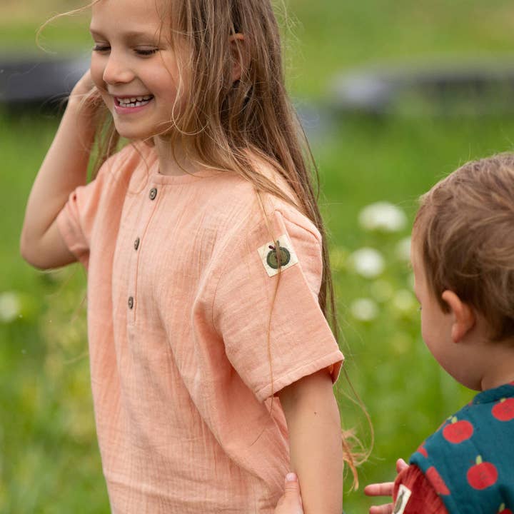 Top Henley de manga corta rosa coral para venta al por mayor de Little Green Radicals EU