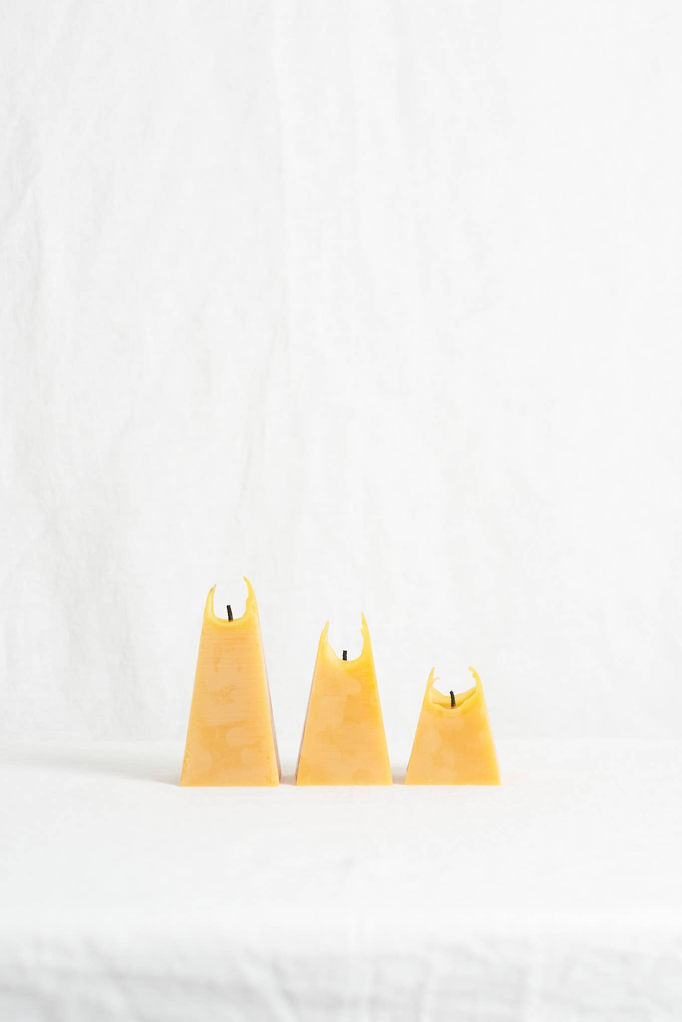 Waxing Moon – wholesale Novelty candle – Pyramid7