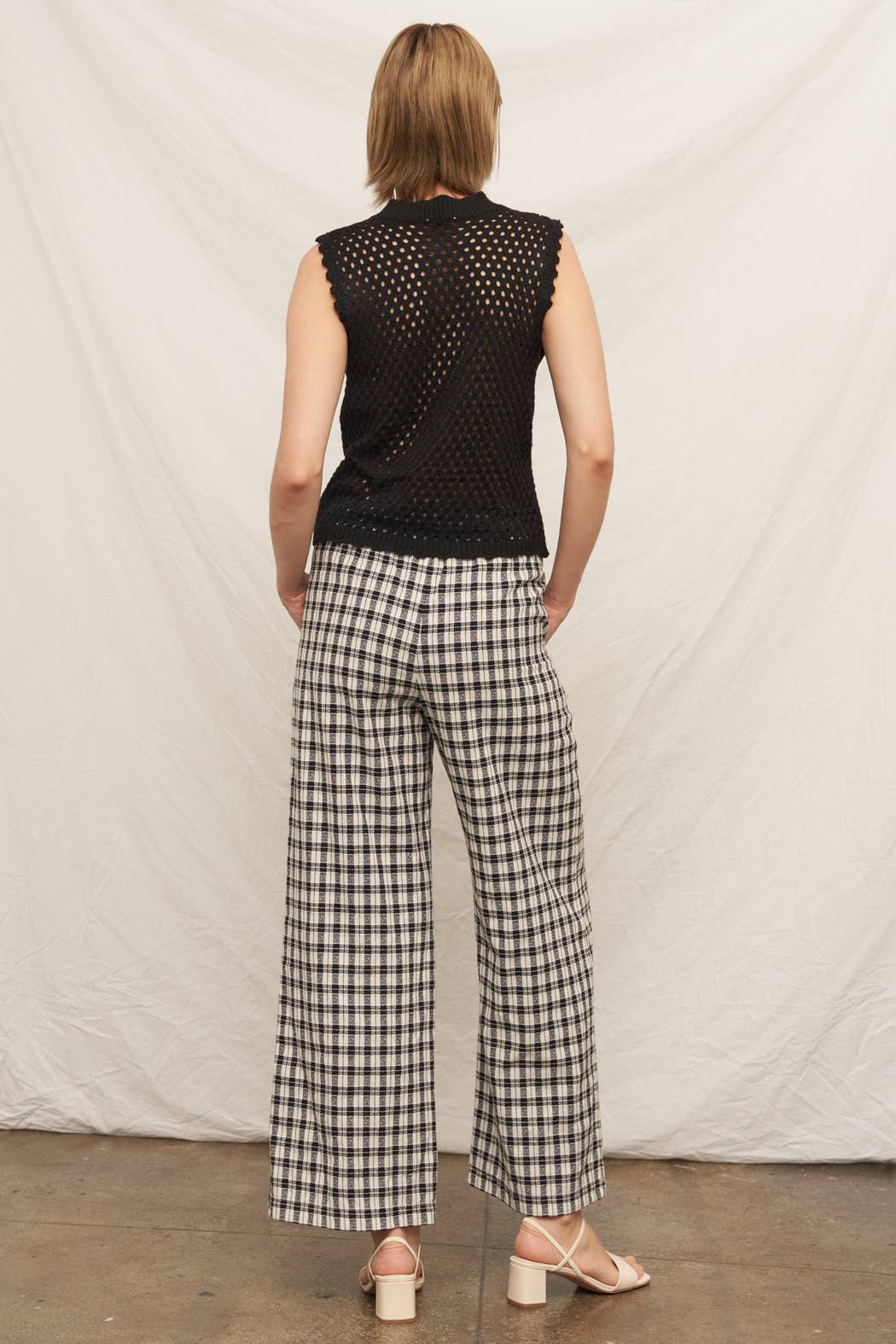 En Crème - Wholesale Sweater Vest - Women's - Sleeveless Crochet Sweater Vest Top15