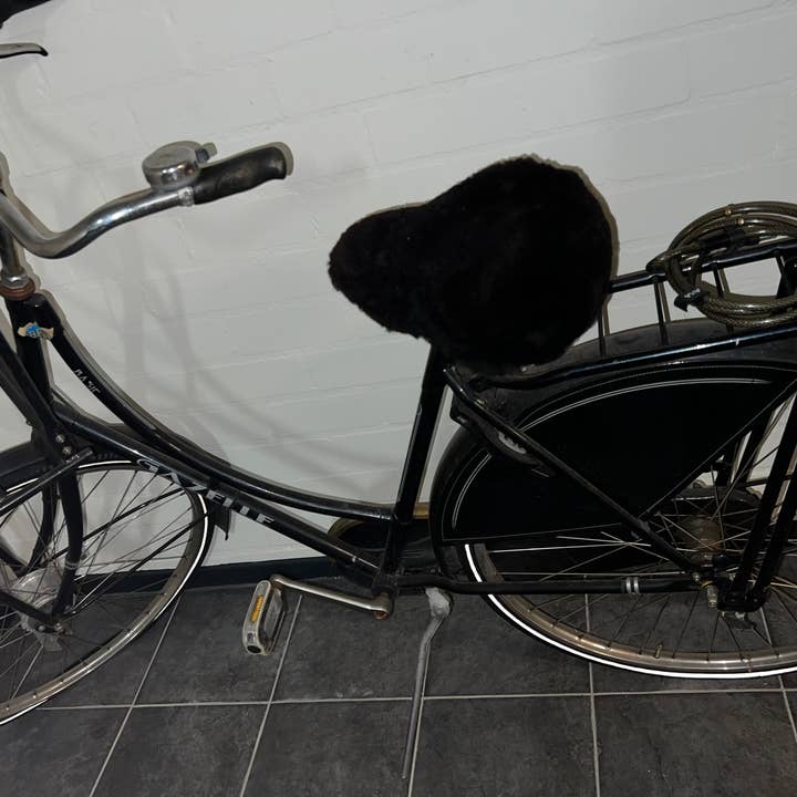 WeeSkins Holland - Wholesale Biking Accessories - Sheepskin Bicycle Saddle Covers3