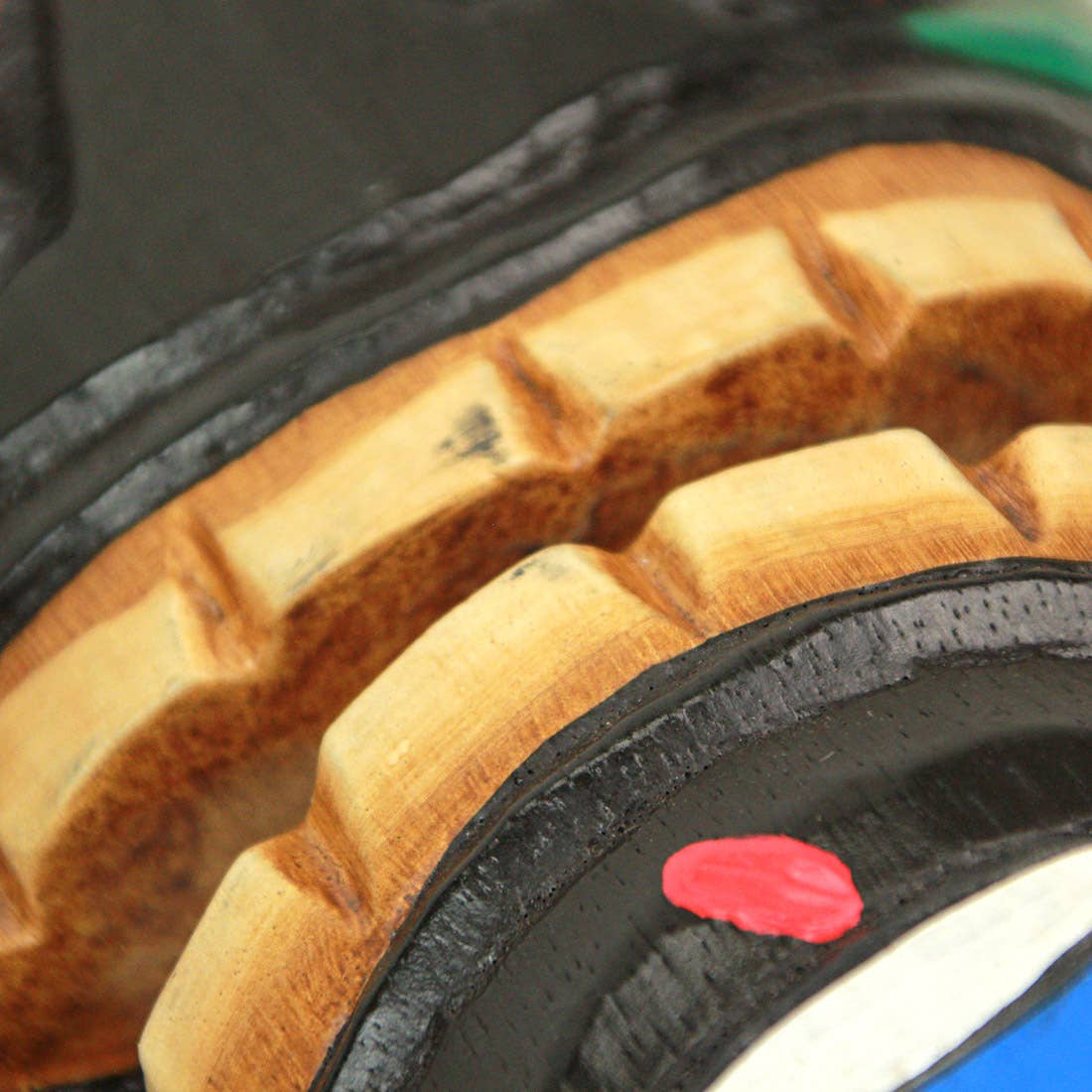 Zeckos - Vendita all'ingrosso Decorazione da parete 3D - Set di 5 maschere tiki in legno stile decorativo polinesiano da 30,5 cm10