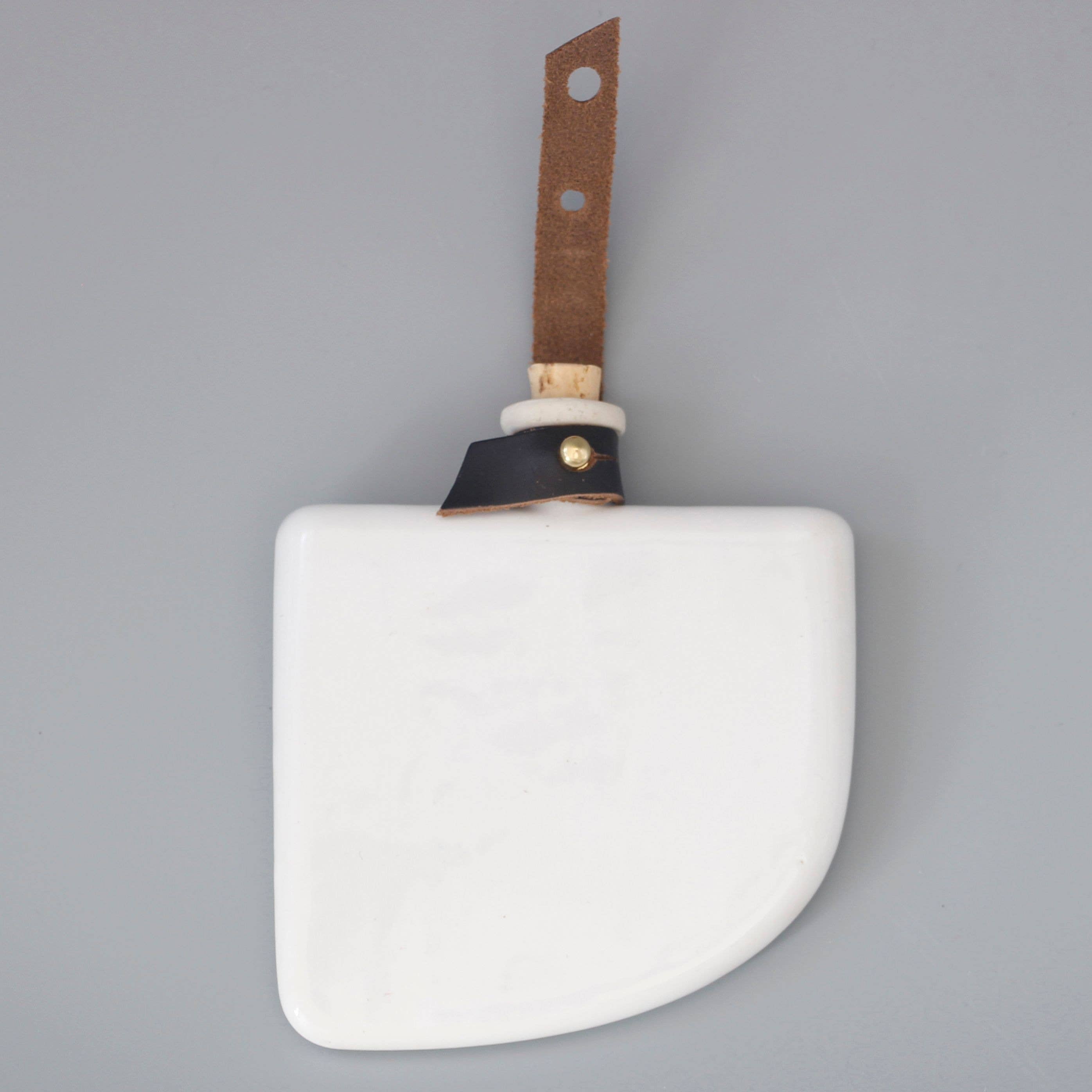 Goodjoy design - Wholesale Flask - Front pocket Flask with Leather Strap2