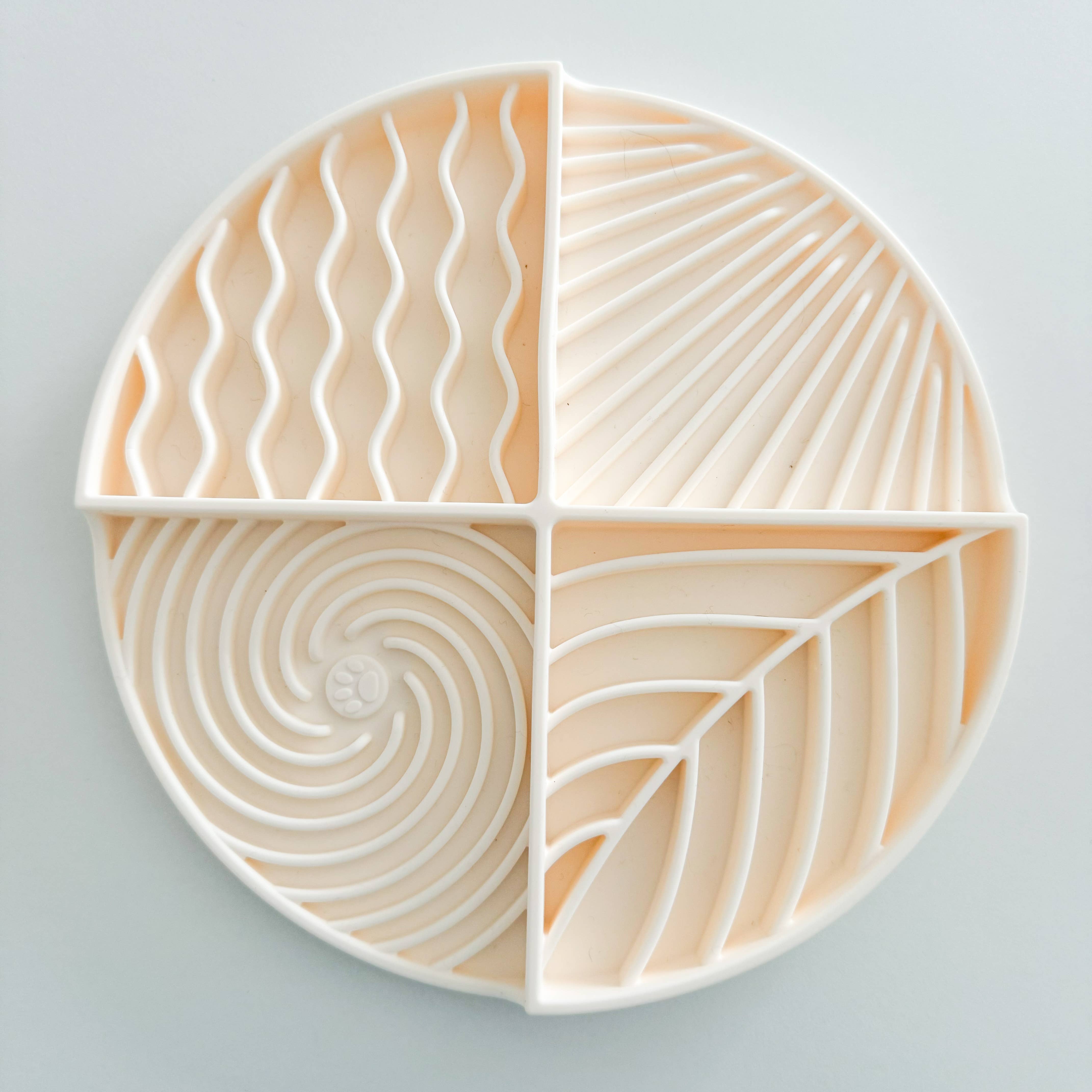 Furlou - Wholesale Pet Food Mat - Dog - 'Lick Mat - Circle'2