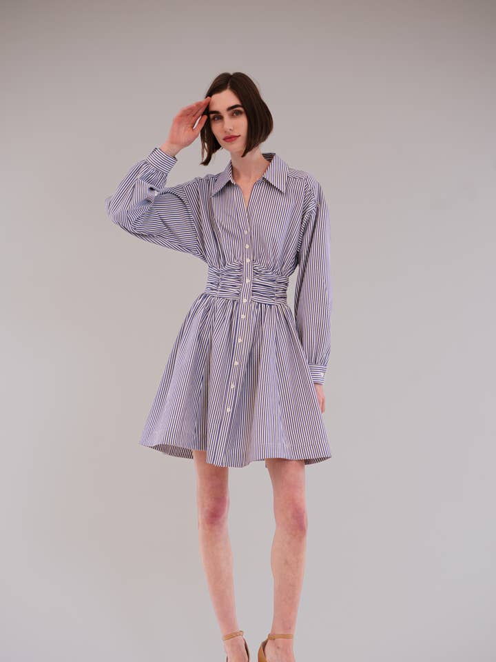 ABITO CAMICIA CORTO A MANICHE LUNGHE CON VITA ARRICCIATA per la vendita all'ingrosso da parte di Julia Jordan