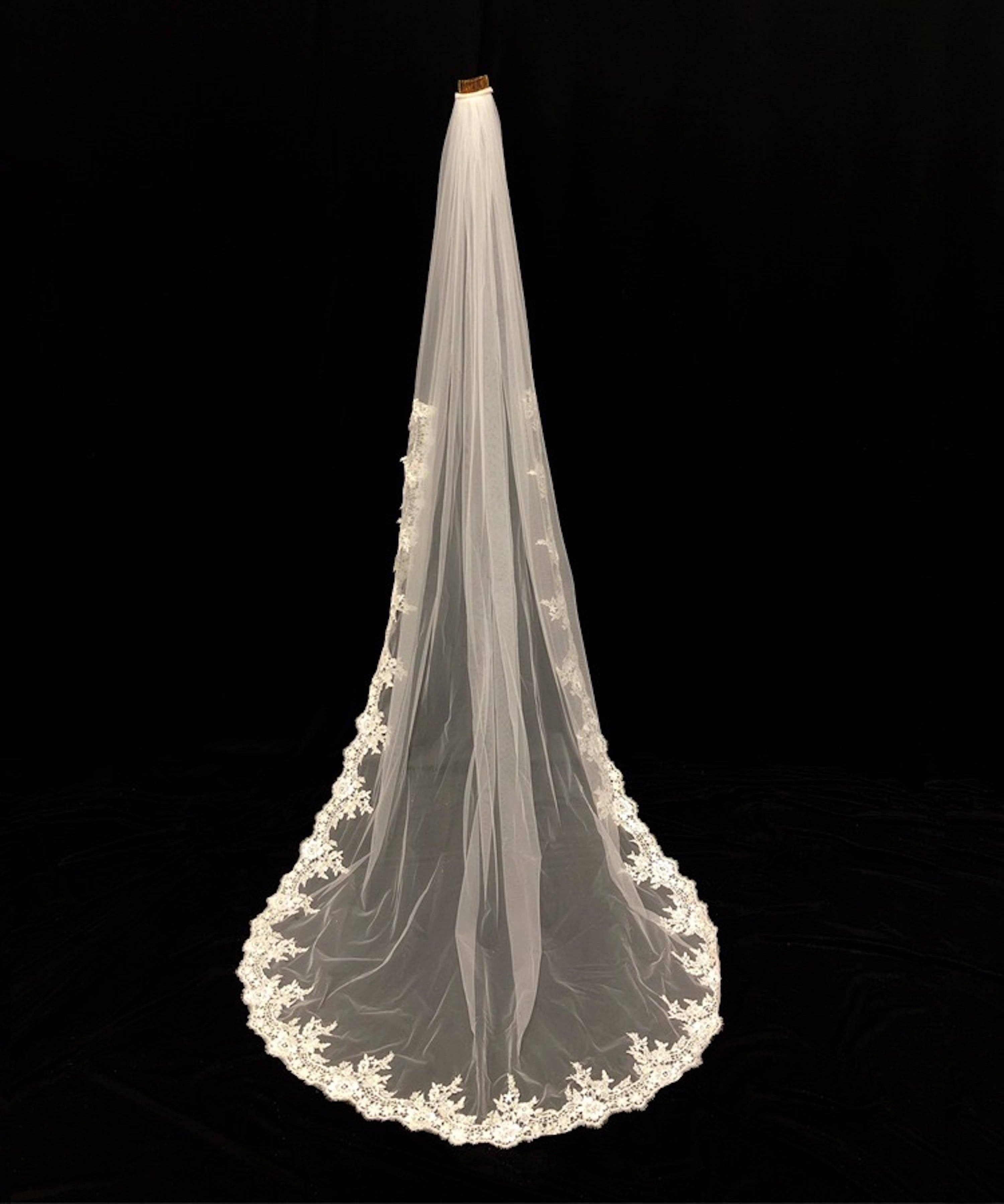 LanLivia - Wholesale Veil - Women's - Cathedral Length Bridal Veil with Lace Edging - Royal Style White Wedding Tulle Accessory-Iron it before use6