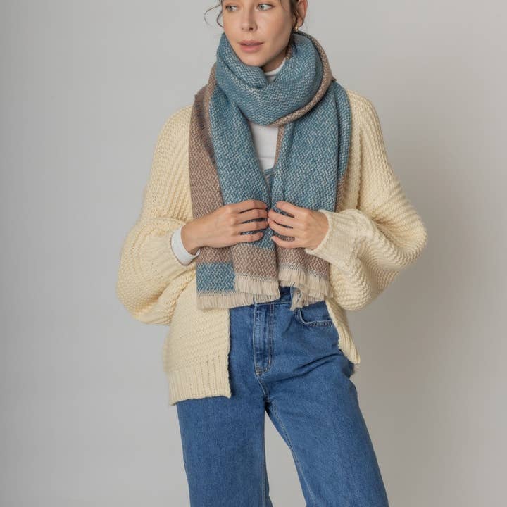 Do Everything In Love® – wholesale Scarf – Women's – Color Bordered Scarf3