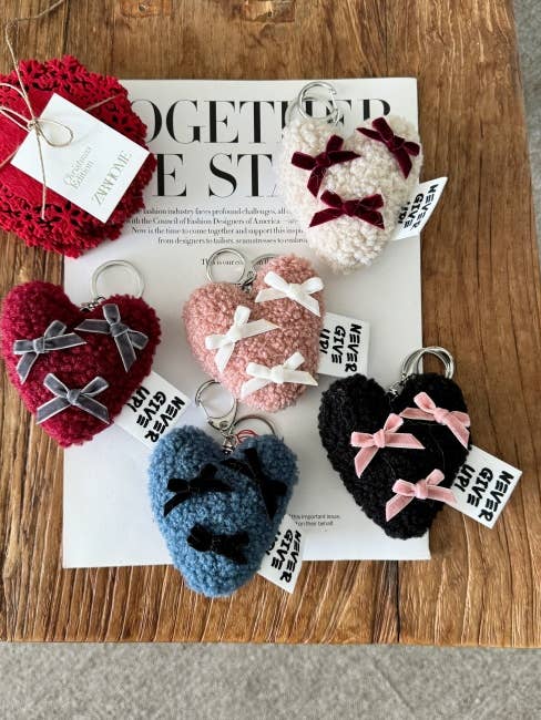Chère Keychain | Big Padded TeddybearFur Heart Charm for wholesale by MOND HAUS