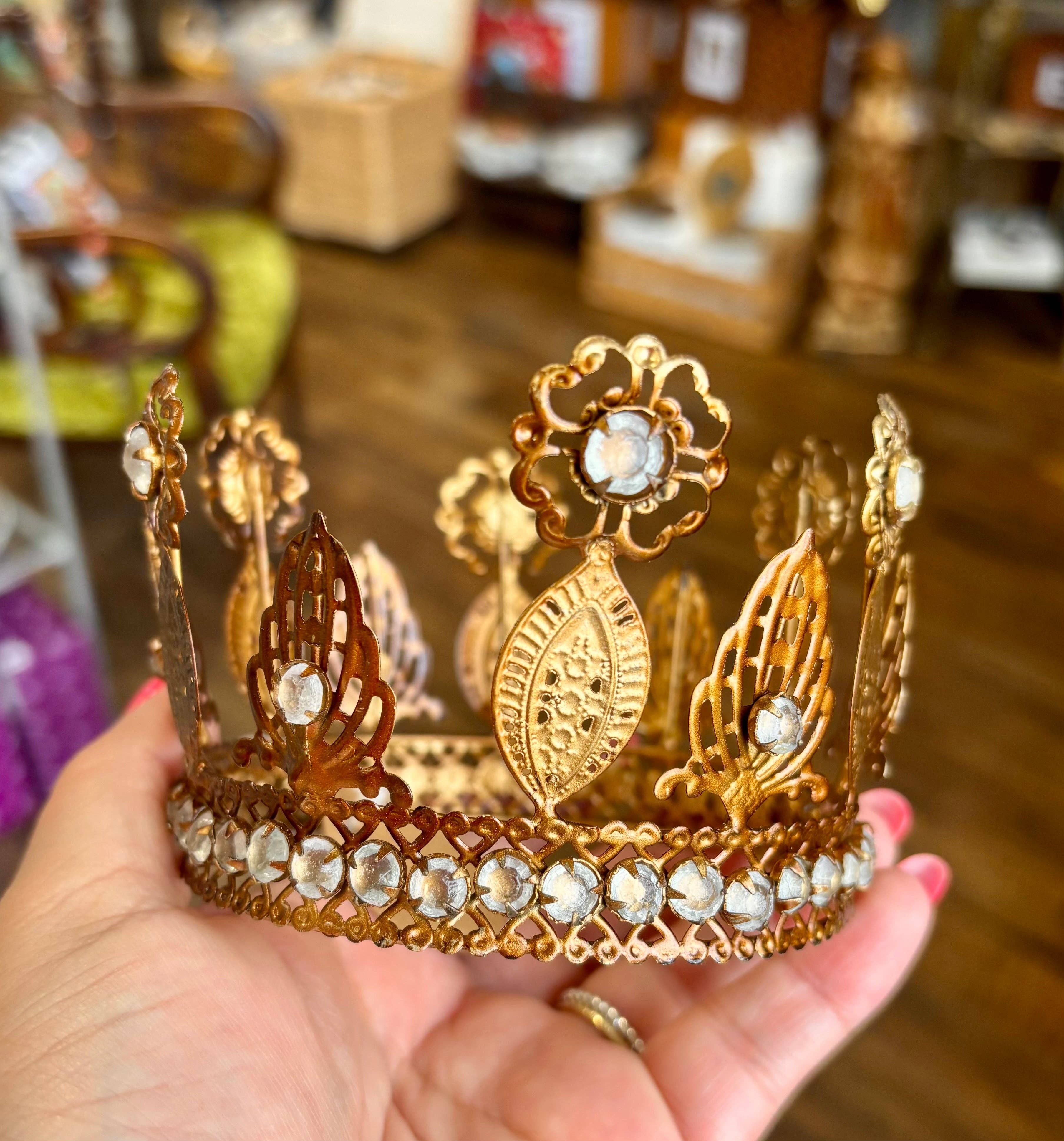 Love and Honor Jesus LLC - Wholesale Party Hat/Crown - Fancy Crown Flowers2