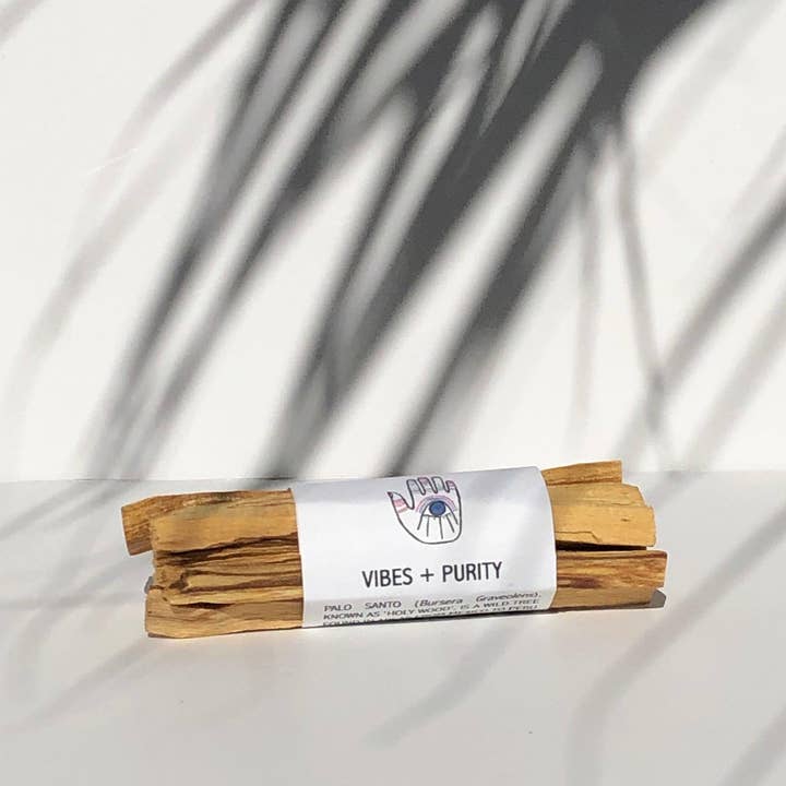 Sustainable Palo Santo Smudge Bundle - Eco-Friendly Cleansing with Rich Aroma for Space Purification for wholesale by Bohemian Rêves
