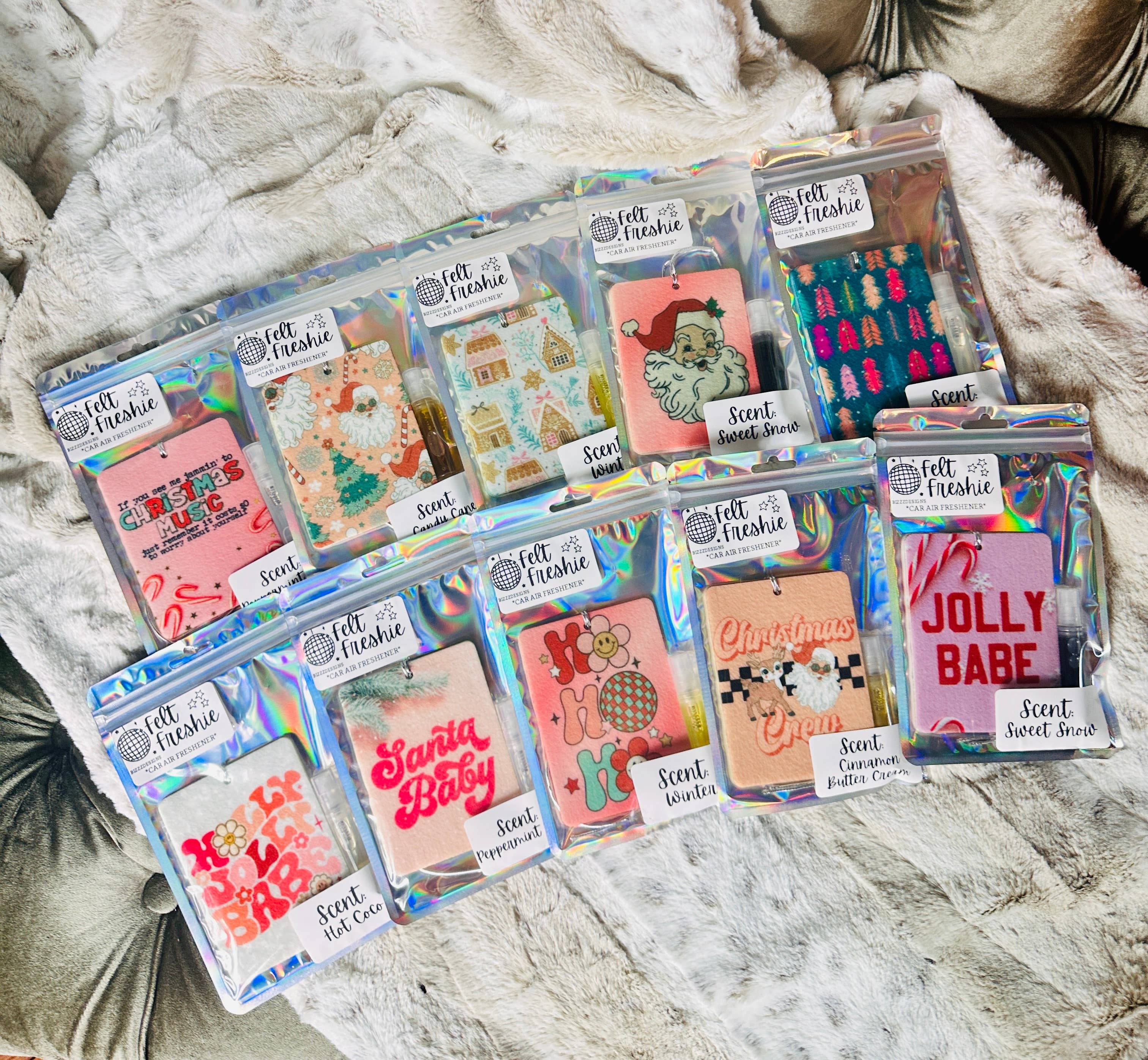 Bizzz Designs – Engroshandel Luftfrisker til bilen – til kvinder – Pink Christmas Filt Freshie Bundle af 10 | XMAS Freshies2