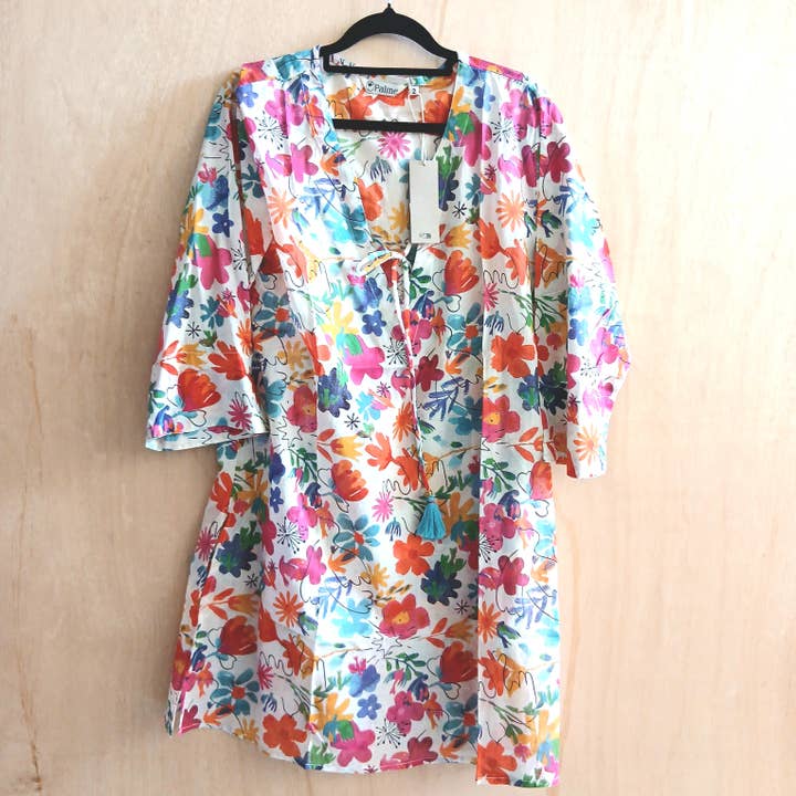 V-ringad bomullsskjorta med snöre 67145 Multi för wholesale av Cinnamon Creations