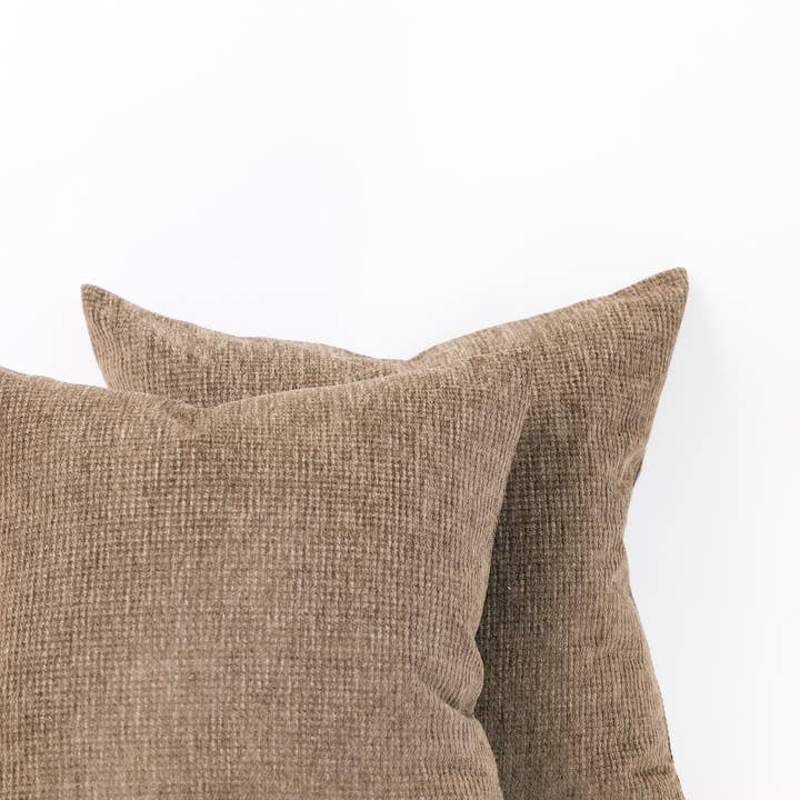 THELIFESTYLEDCO - Wholesale Throw/Decorative Pillow - Tobias Chenille Houndstooth Pillow - Olive - 2 Sizes1