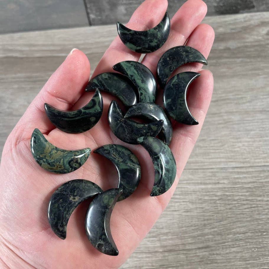Keystone Crystals - Wholesale Spiritual Stone/Crystal - Assorted Gemstone Moons   – 1 Inch Crescent Moon Carvings6