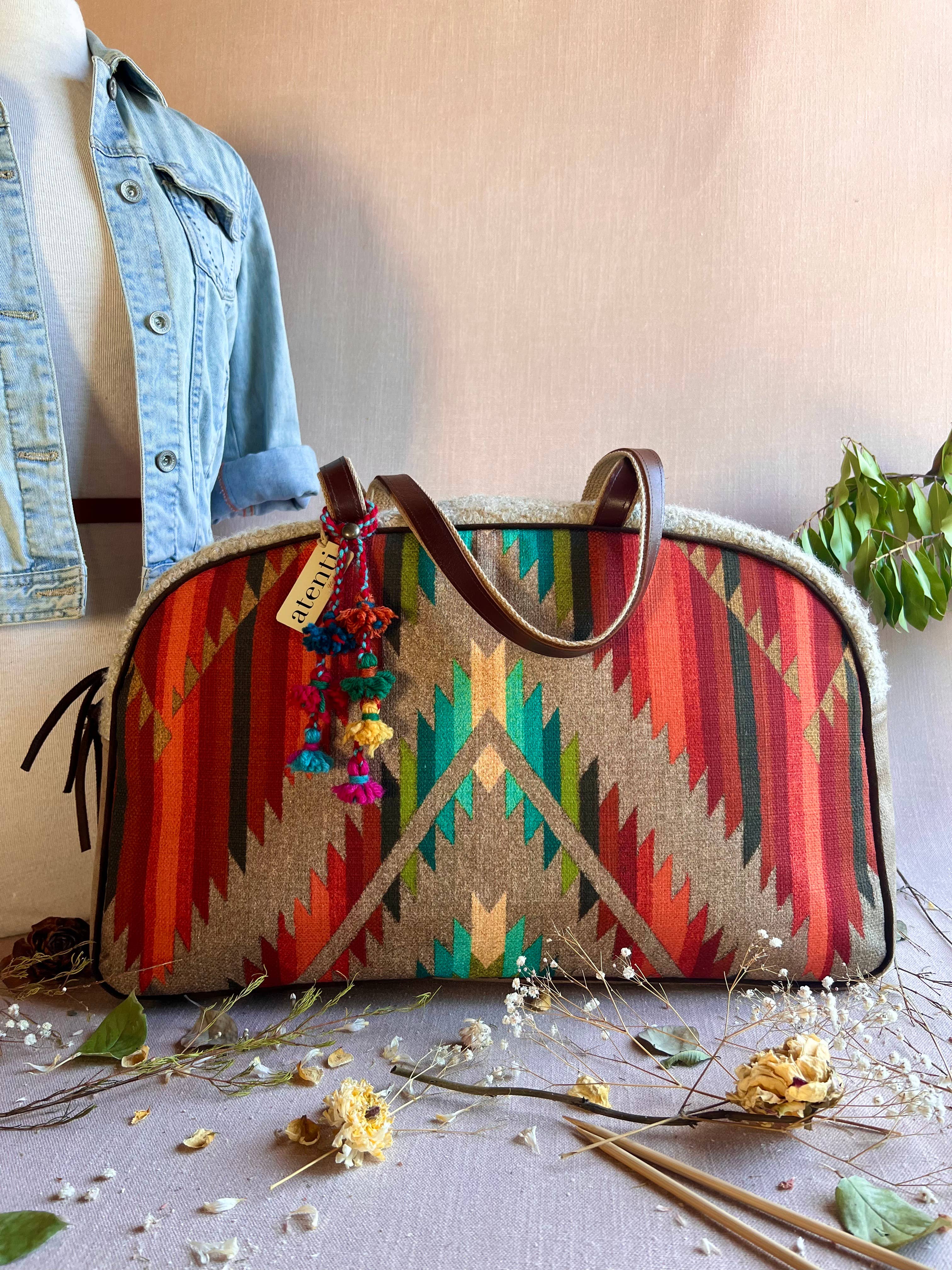 Atenti - Vente Sac de voyage – femme - Sac de voyage weekender Maverick fait main par Atenti – Fabriqué aux États-Unis7