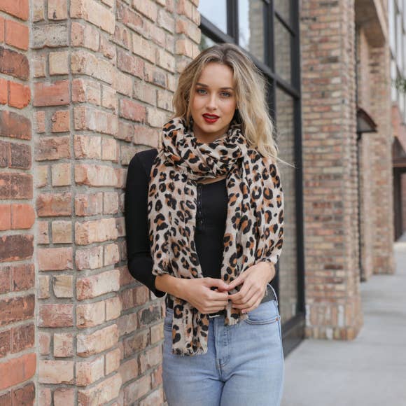 Leto Accessories - Wholesale Scarf - Women's - Chic and Trendy Leopard Print Scarf 🐆