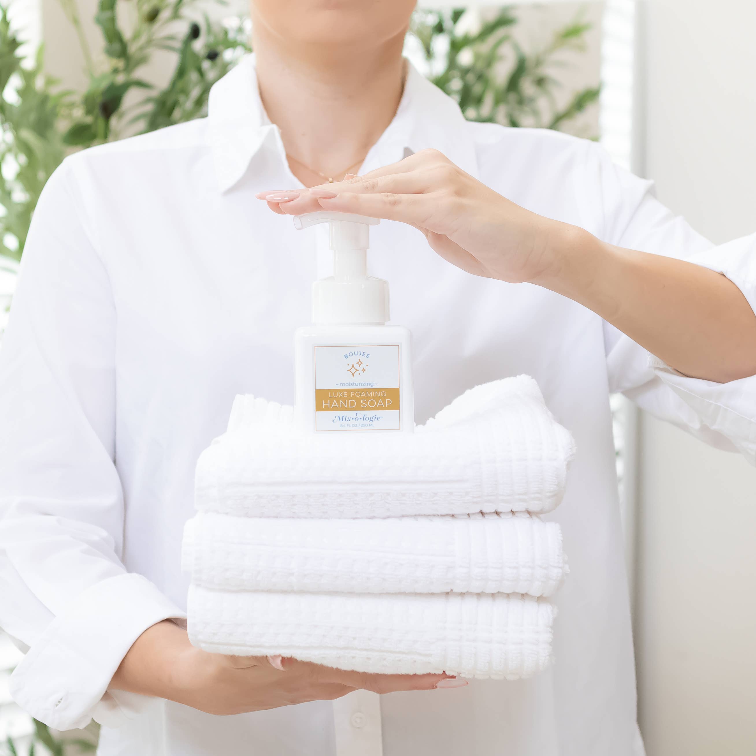 Mixologie - Wholesale Hand Soap/Wash - Boujee | Luxe Foaming Hand Soap (250 mL)2