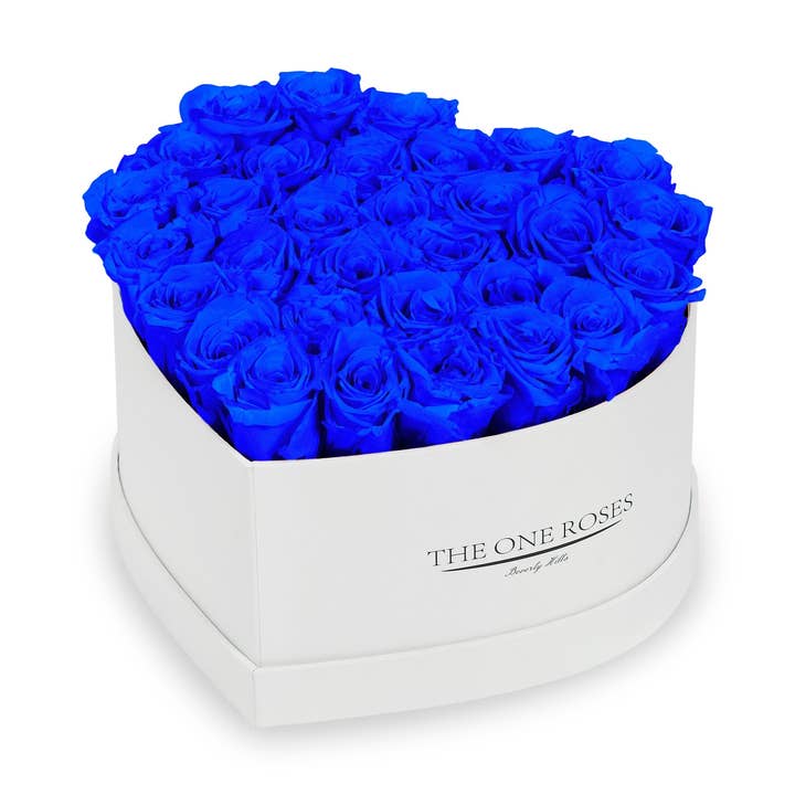 Safirblå rosor | Vit ”Love” -låda för wholesale av The One Roses