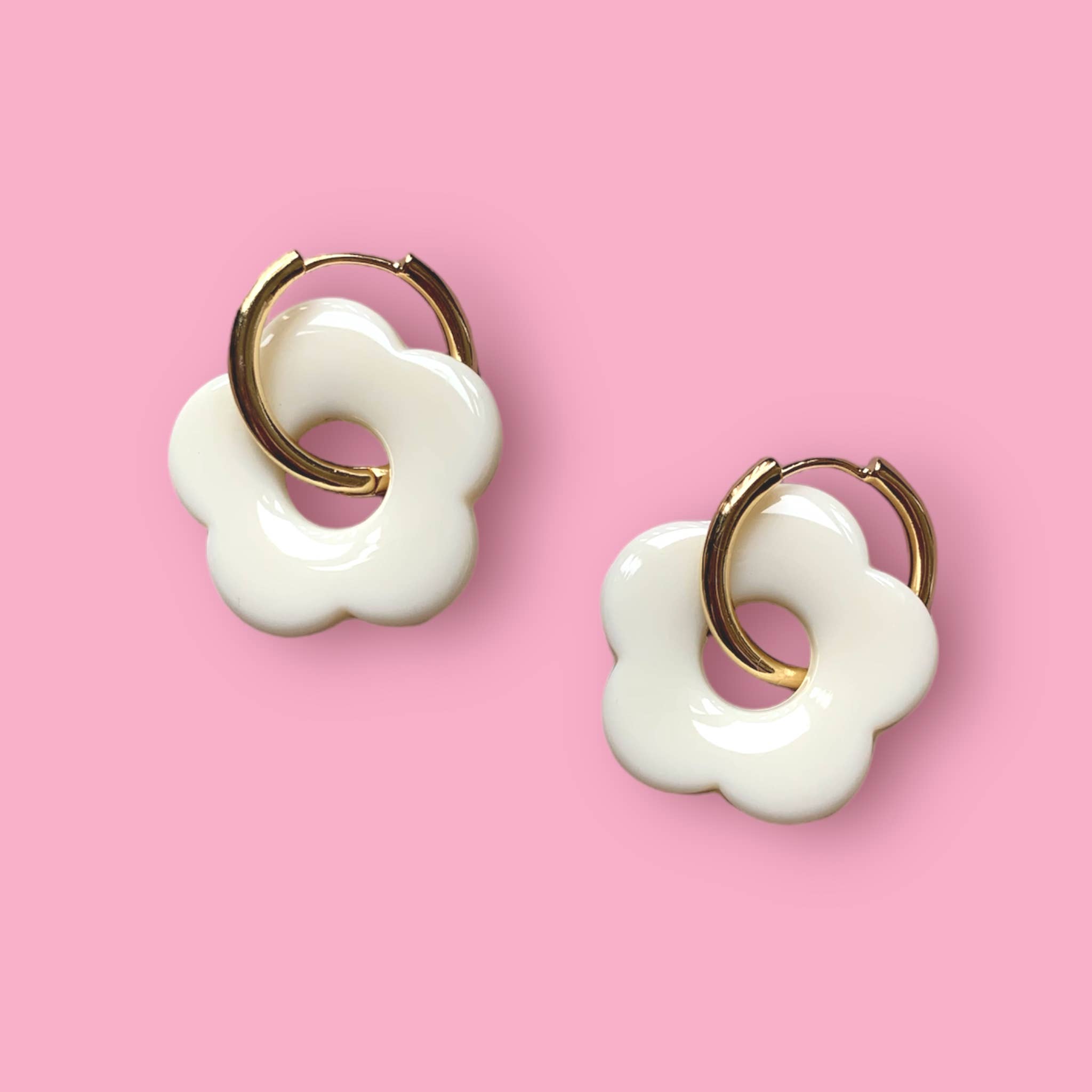 agathe & cocö – wholesale Hoop-örhängen – Billie GM örhängen - Vit0