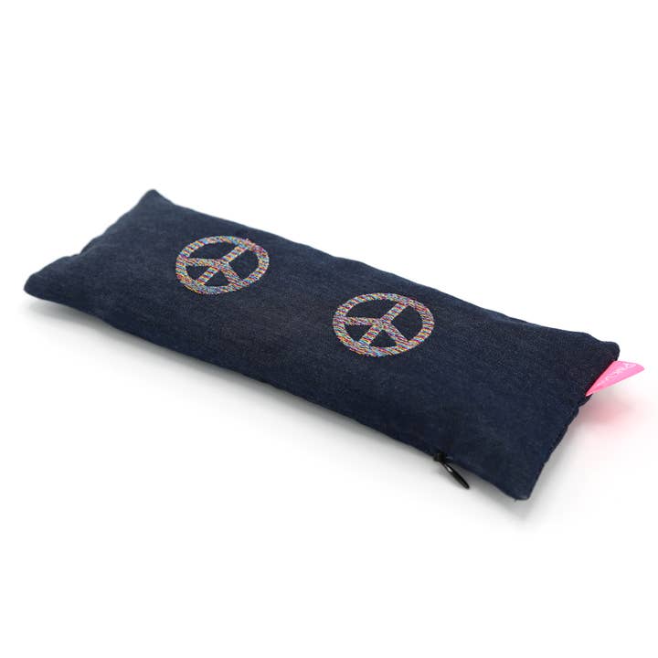 Oreillers pour yeux Peace Sign pour la vente par Pink Door Store