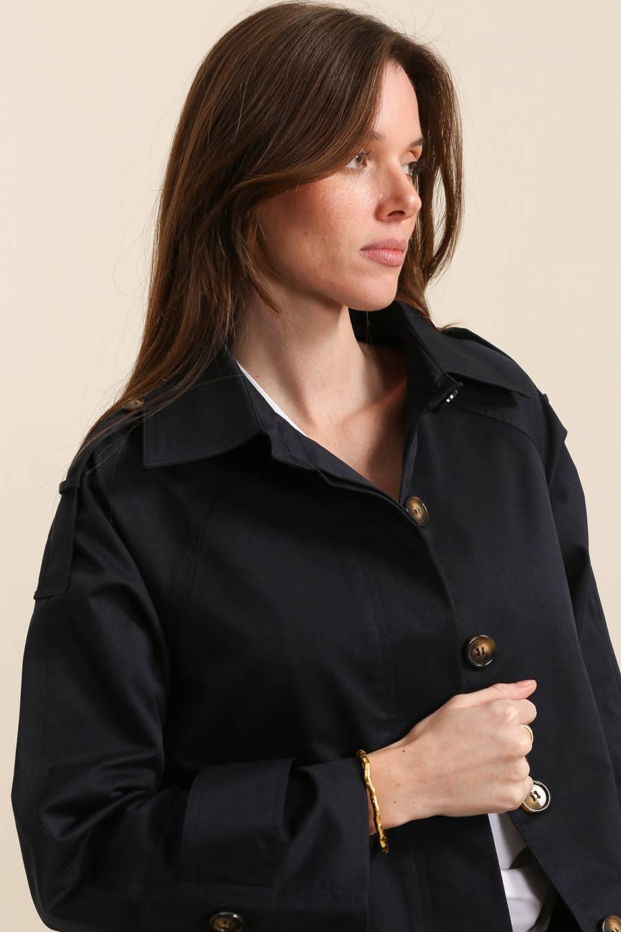 Attrait Paris - Vendita all'ingrosso Trench - Donna - Trench coat corto con bottoni invisibili12