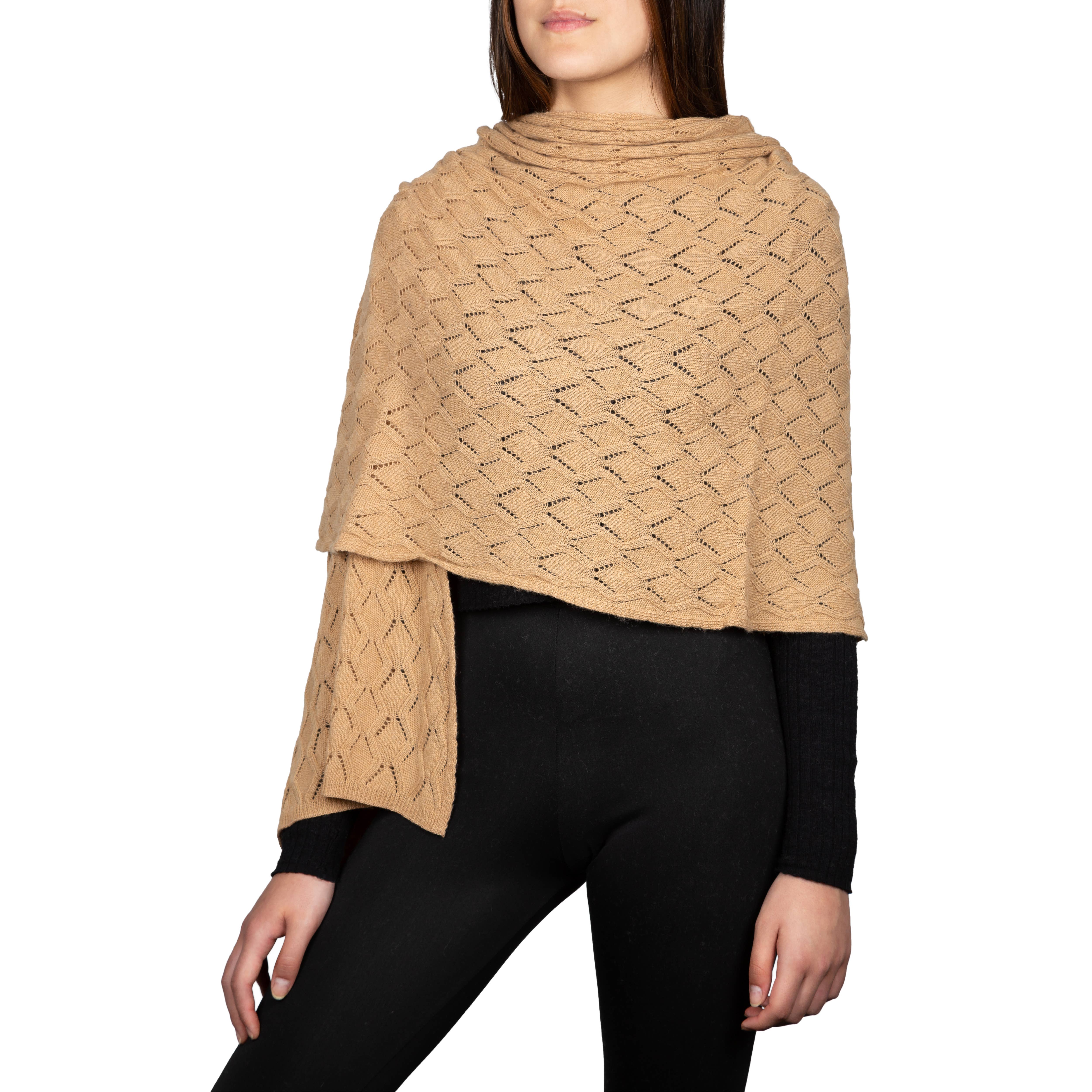 Assia di Brunetti Federica e C. s.a.s. – Großhandel Schultertuch – Damen – Meghan – Lochmuster-Stola aus Kaschmir-Mischung3