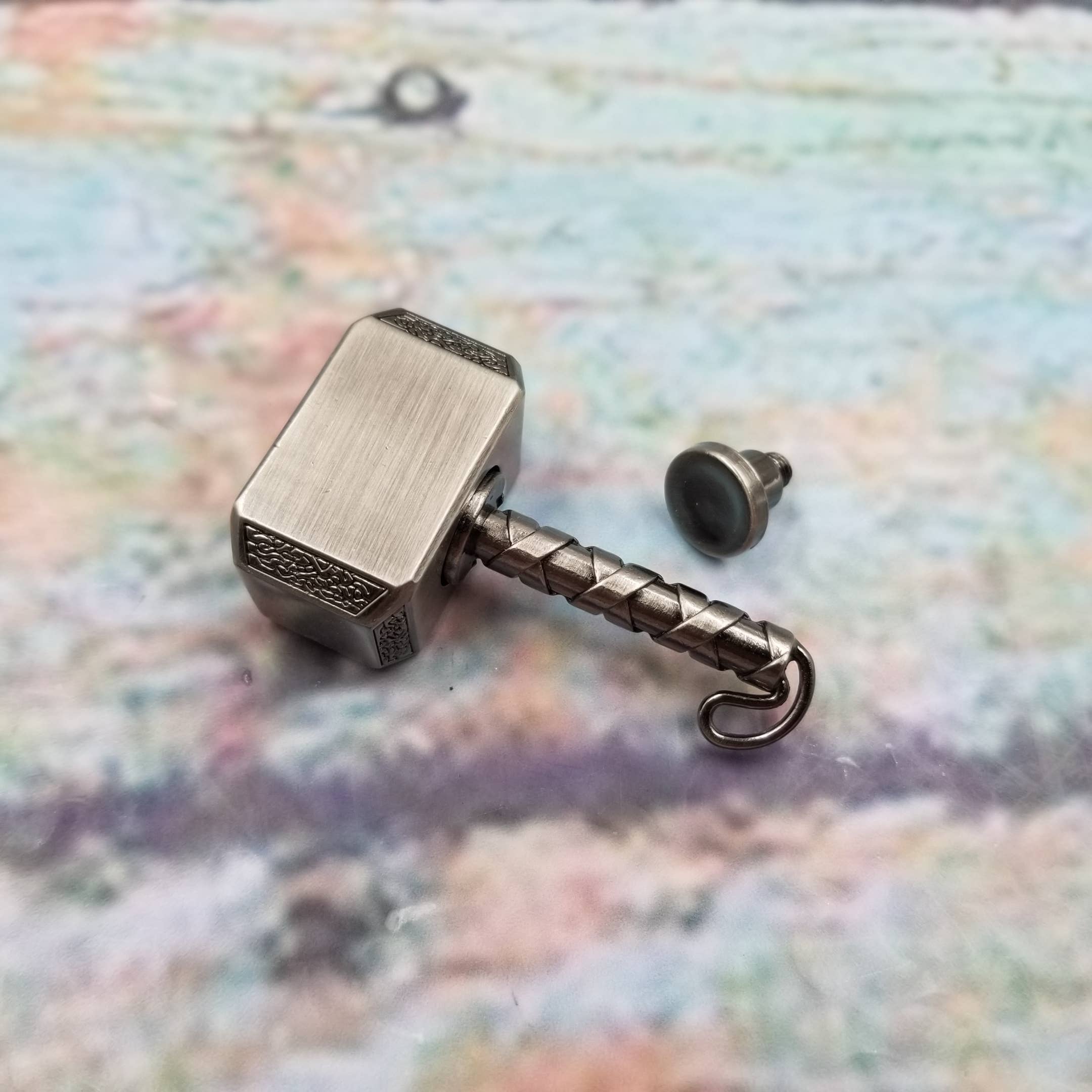 MIAS SHOP - Wholesale Fidget Toy - Kids - Thor's Hammer Metal Gyroscope Rotating Decompression Toys2