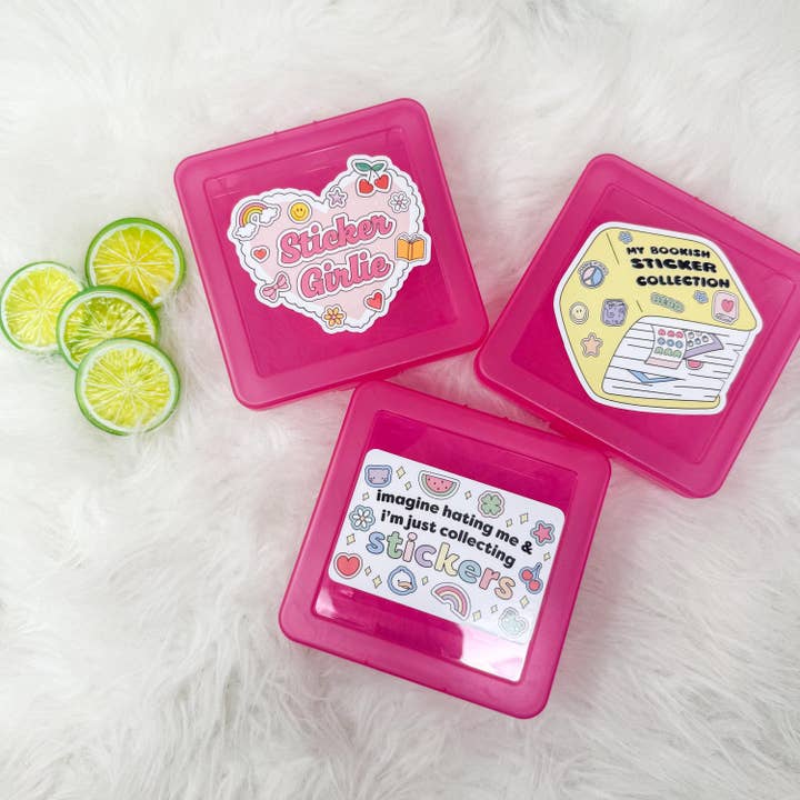 Caja de Pegatinas | Soporte para Pegatinas de Kindle | Caja de Almacenamiento de Pegatinas | Caja Rosa | Regalo para Amantes de los Libros | Organizador para Pegatinas para venta al por mayor de Limes & Lilly