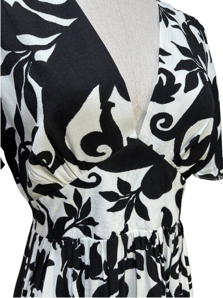 IN APRIL 1986 - SAS IDK - Wholesale Dress - Women's - Long printed dress with short sleeves R51219