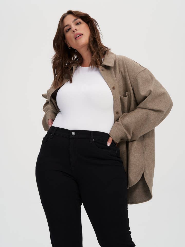 Yoga Jeans - Wholesale Jeans - Women's - CLASSIC RISE / CHLOE STRAIGHT / BLACK / 34'' INSEAM7