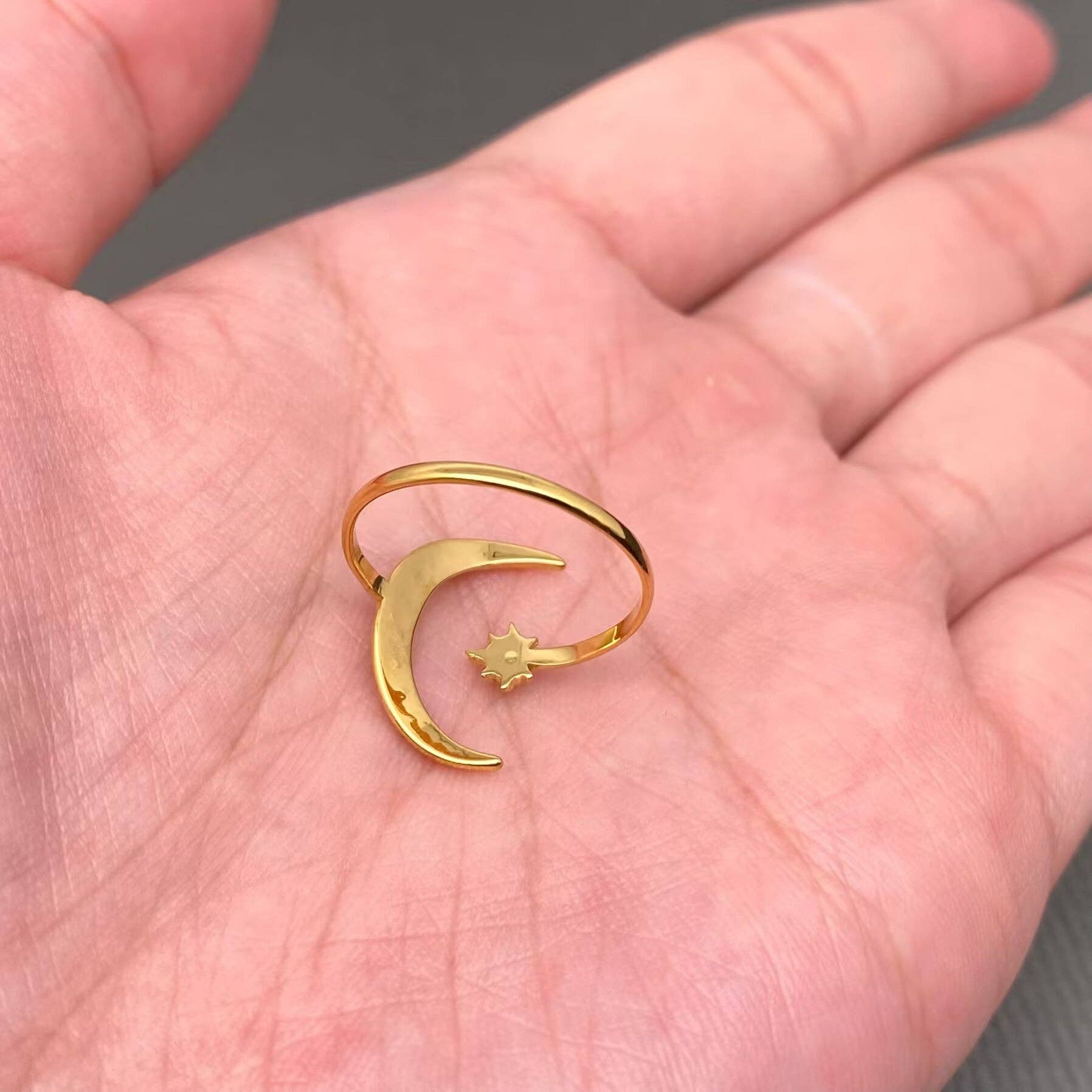 Mio Queena - Wholesale Multi-Stone Ring - Inlaid CZ 18K Gold Plated SS Star Moon Adjustable Ring -FGS/MS2