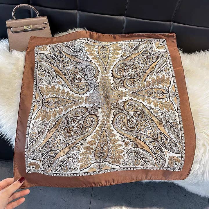 LINETA - Wholesale Scarf - Women's - D-319 Scarf touch silk 70x70 bandana pattern