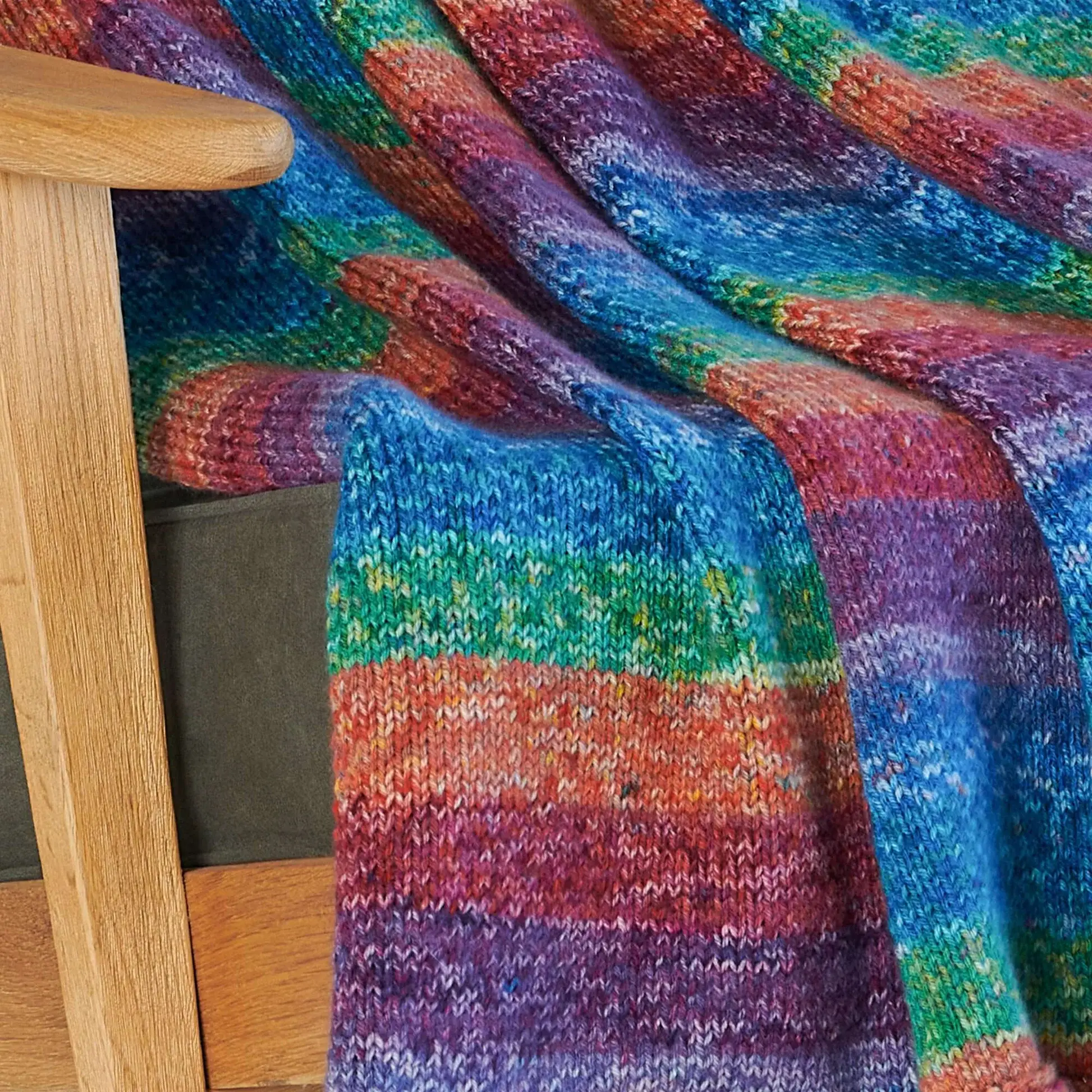 Creative World of Crafts - Wholesale Yarn - Red Heart Super Saver Bitty Stripes Yarn12