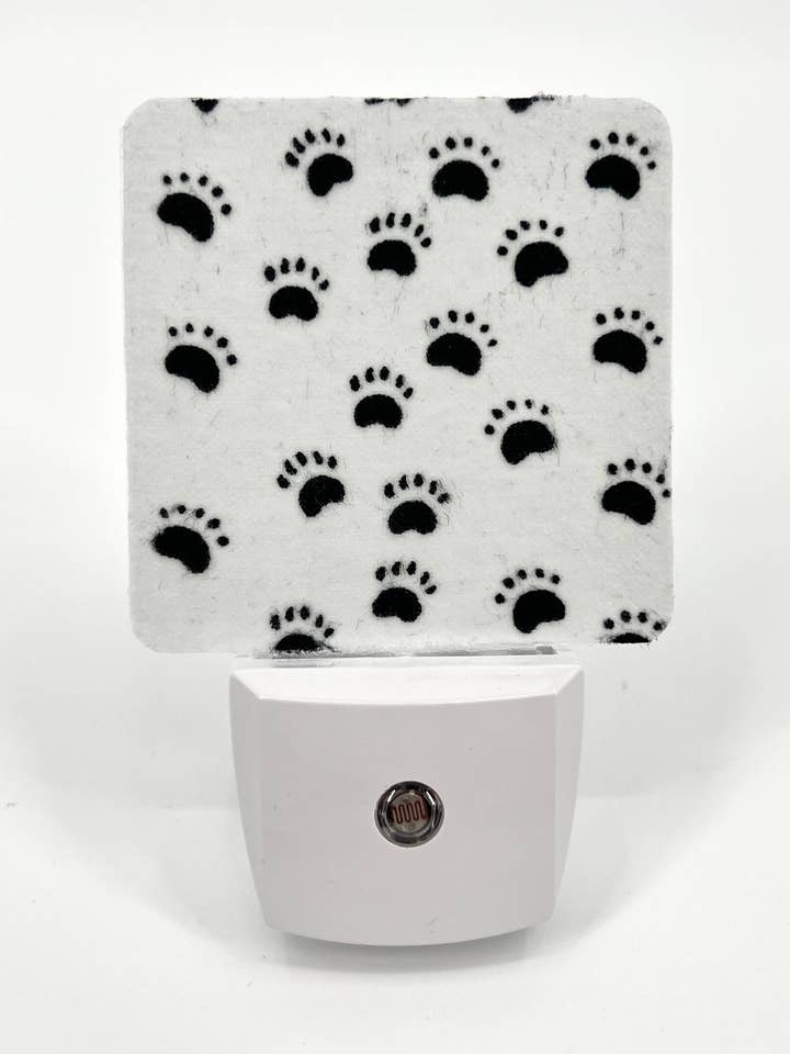 Little Paws Night Light for wholesale by Rusty Canvas