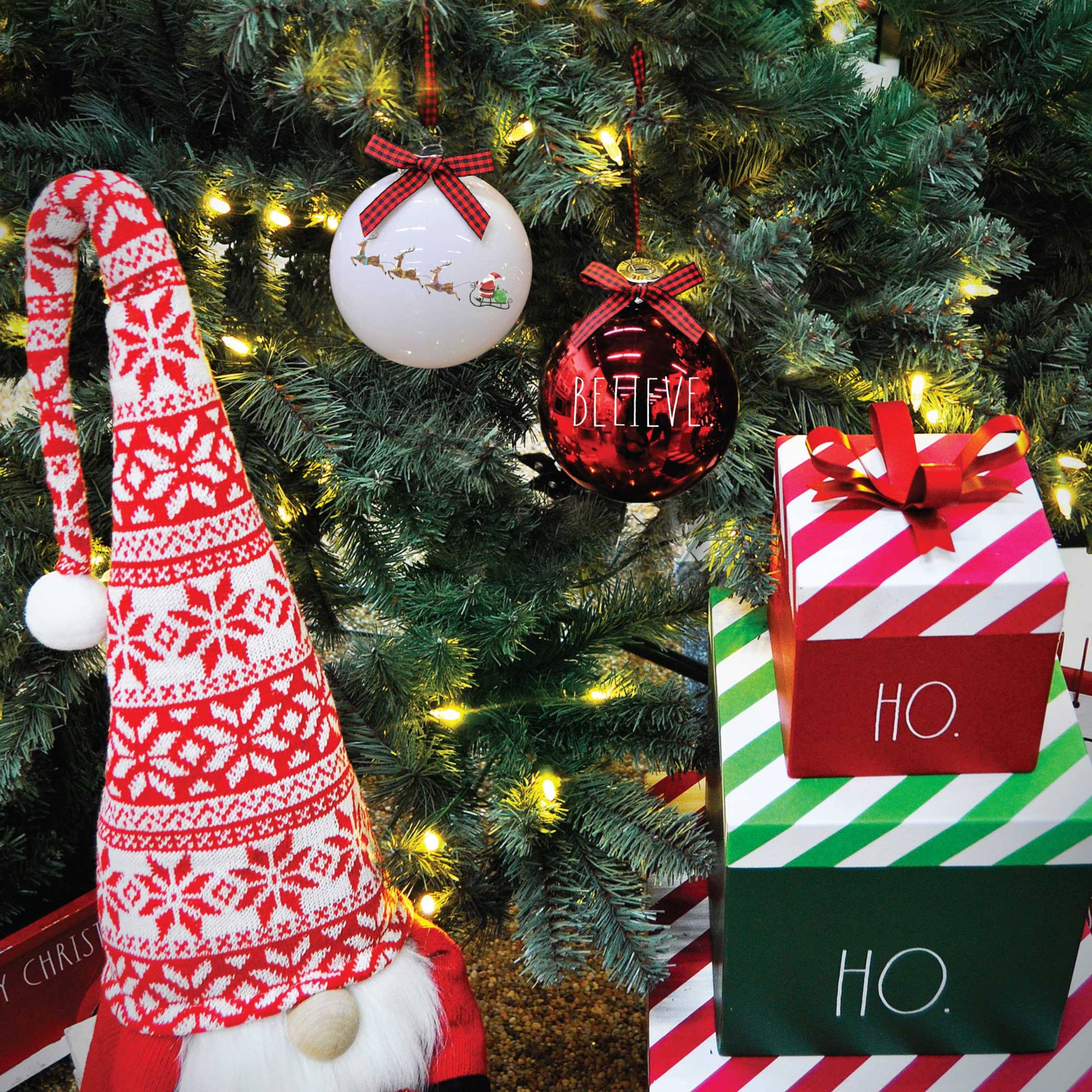 DesignStyles Home - Wholesale Ornament Set - Rae Dunn Set of 2 Red and White Christmas Ornaments2