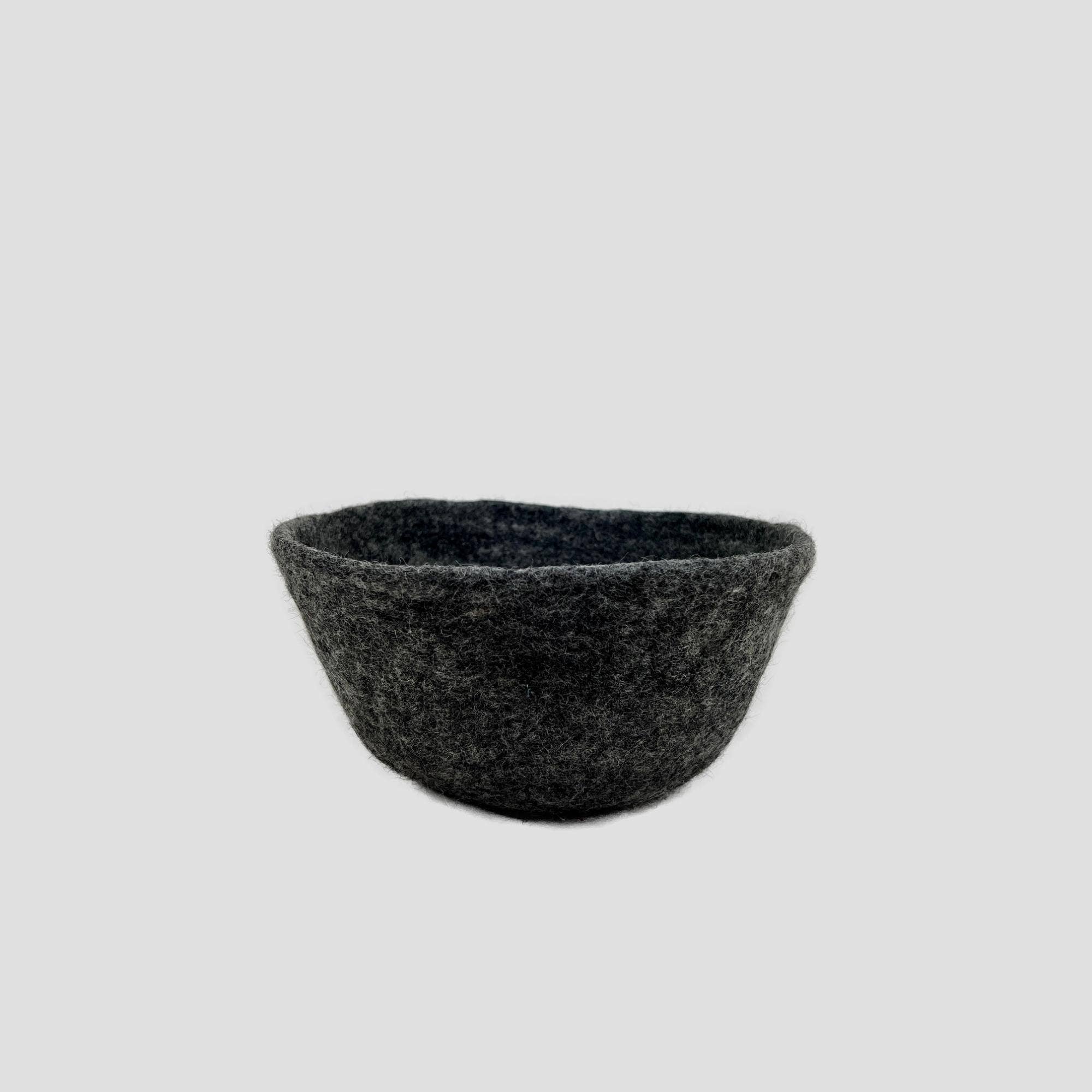 Feltiful - Wholesale Decorative Plate/Dish/Bowl - Wet Felted Dark Gray Bowl5