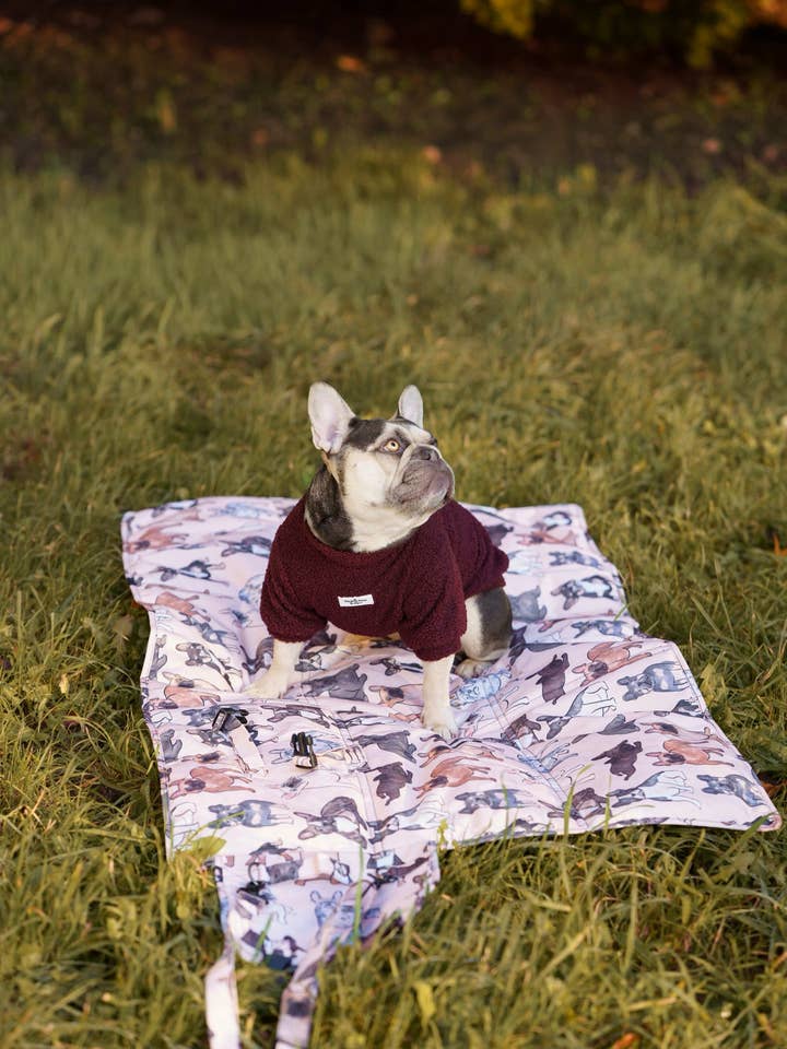 O tapete de viagem francês Bulldog por atacado de The Paw Print Boutique