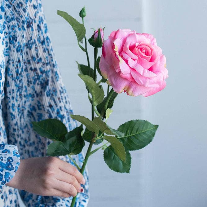 7x3x26"H Real Touch Rosstjälk - Rosa för wholesale av A&B Home Group Inc.