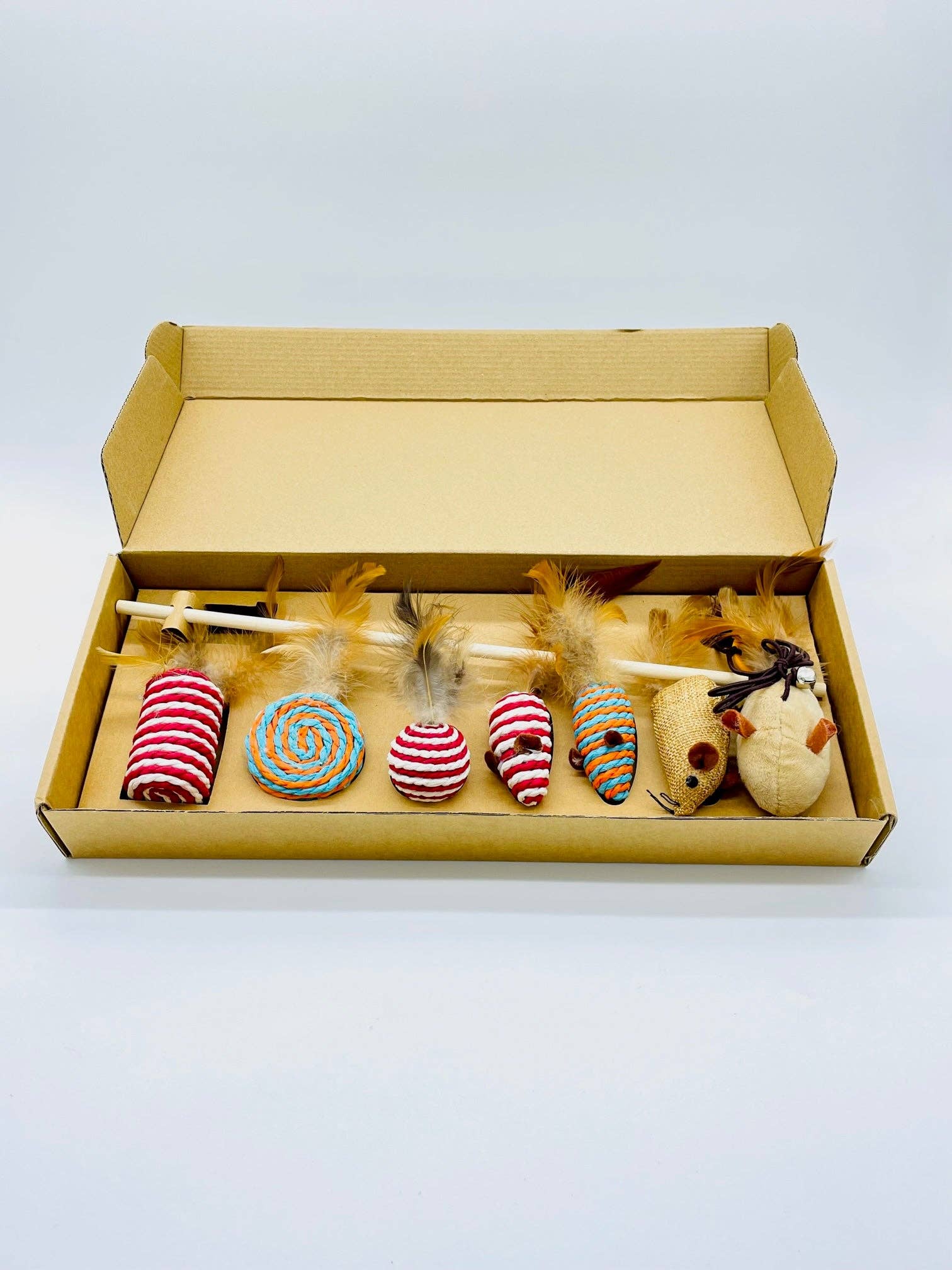 Toys N Treats Box - Wholesale Pet Toy Set - Cat - Kitty Pamper Pack 7pc Woven Toy Set for Cats1