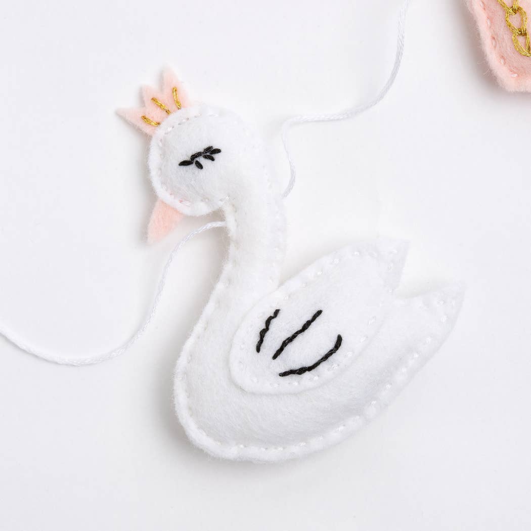 Wool Couture Company - Wholesale DIY Craft Kit - Swan Garland Felt Beginner Craft Kit2
