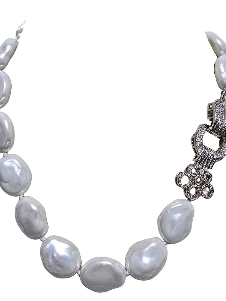 Collana perla conchiglia con chiusura zircone for wholesale by L'OFFICIEL SRL